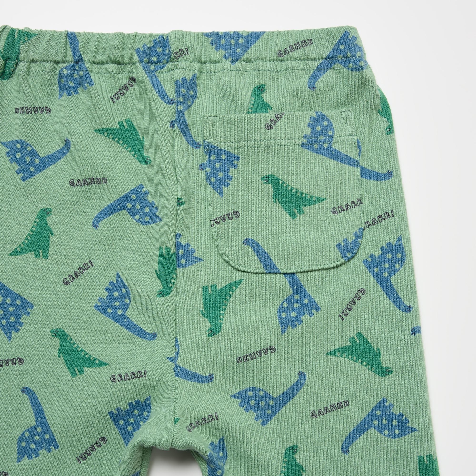 The rear pocket makes it easy to tell the front from the back, so kids can dress themselves.