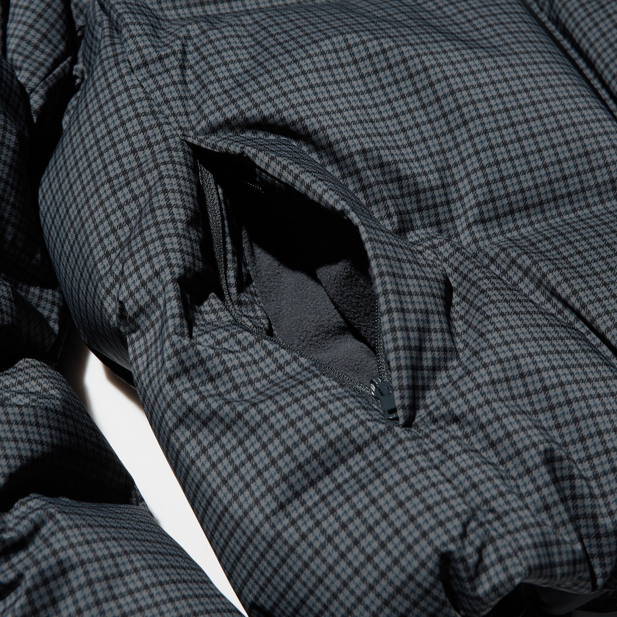 Pockets lined with cozy fleece for extra warmth.