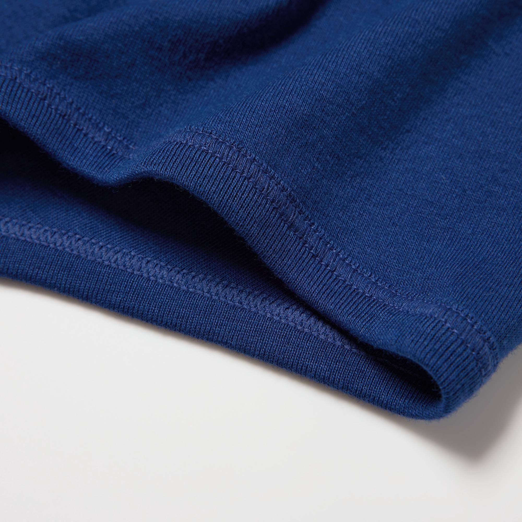 Flat seams for reduced skin contact.
