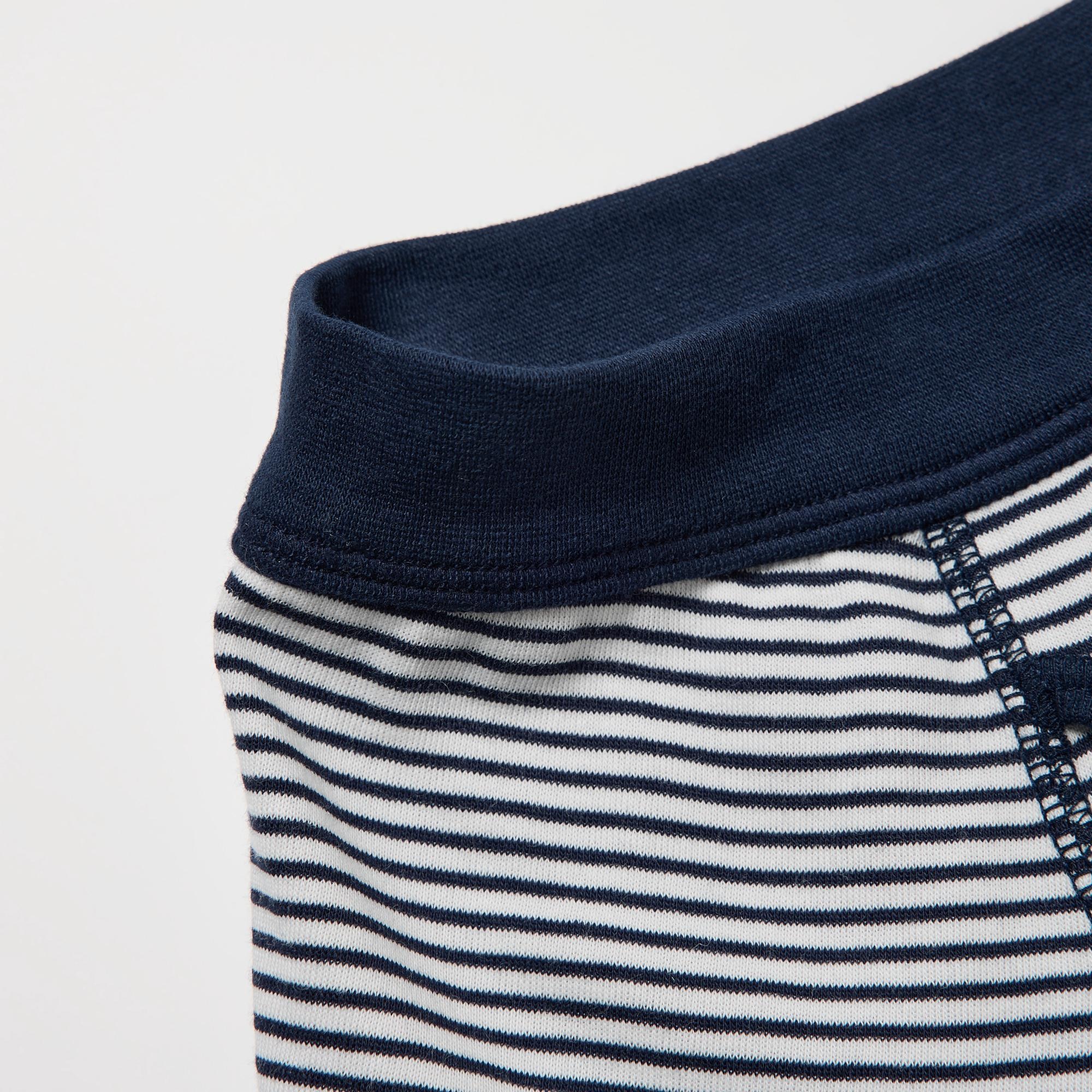 Seamless type ribbed waistband for a comfortable fit.