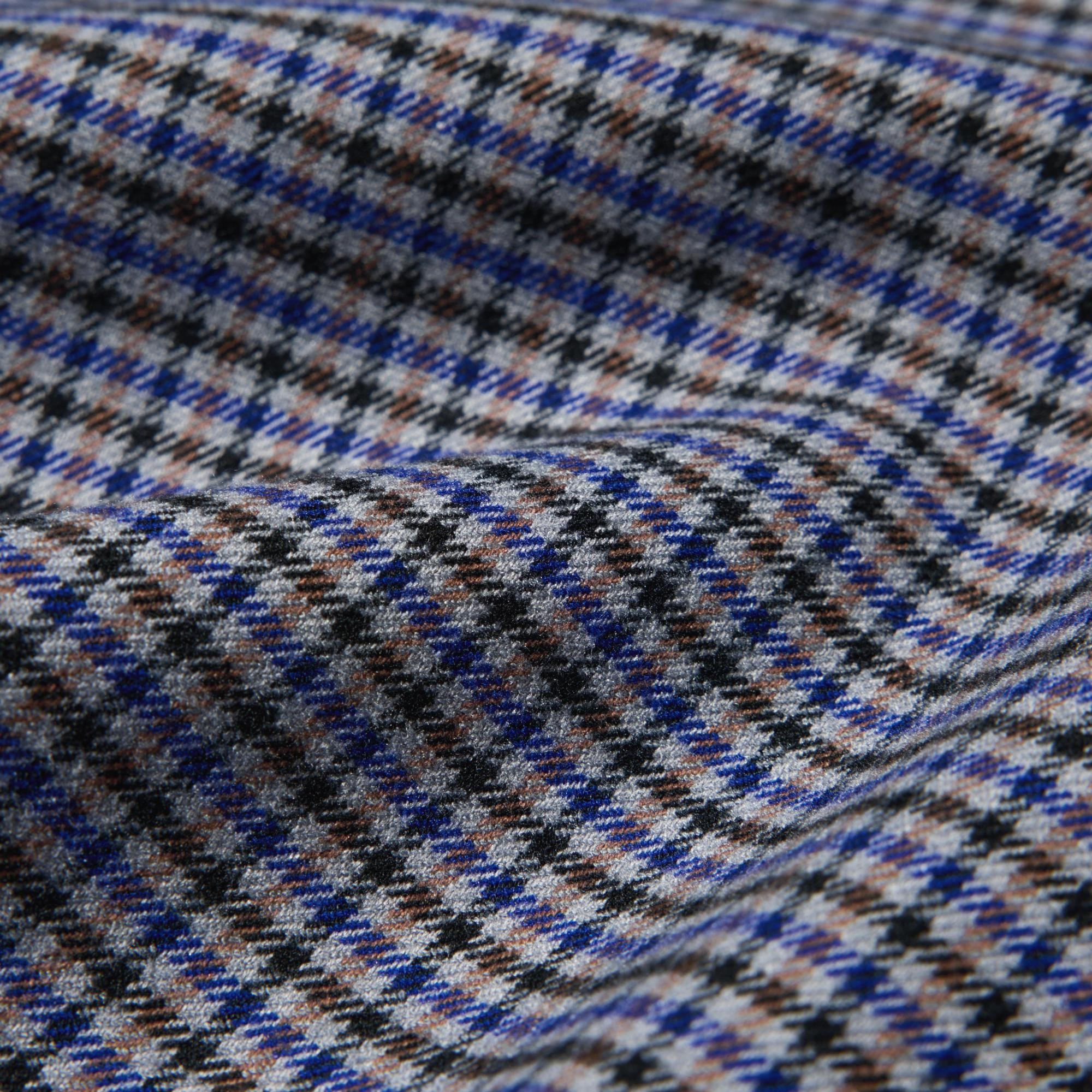 Soft and warm double-faced fabric.