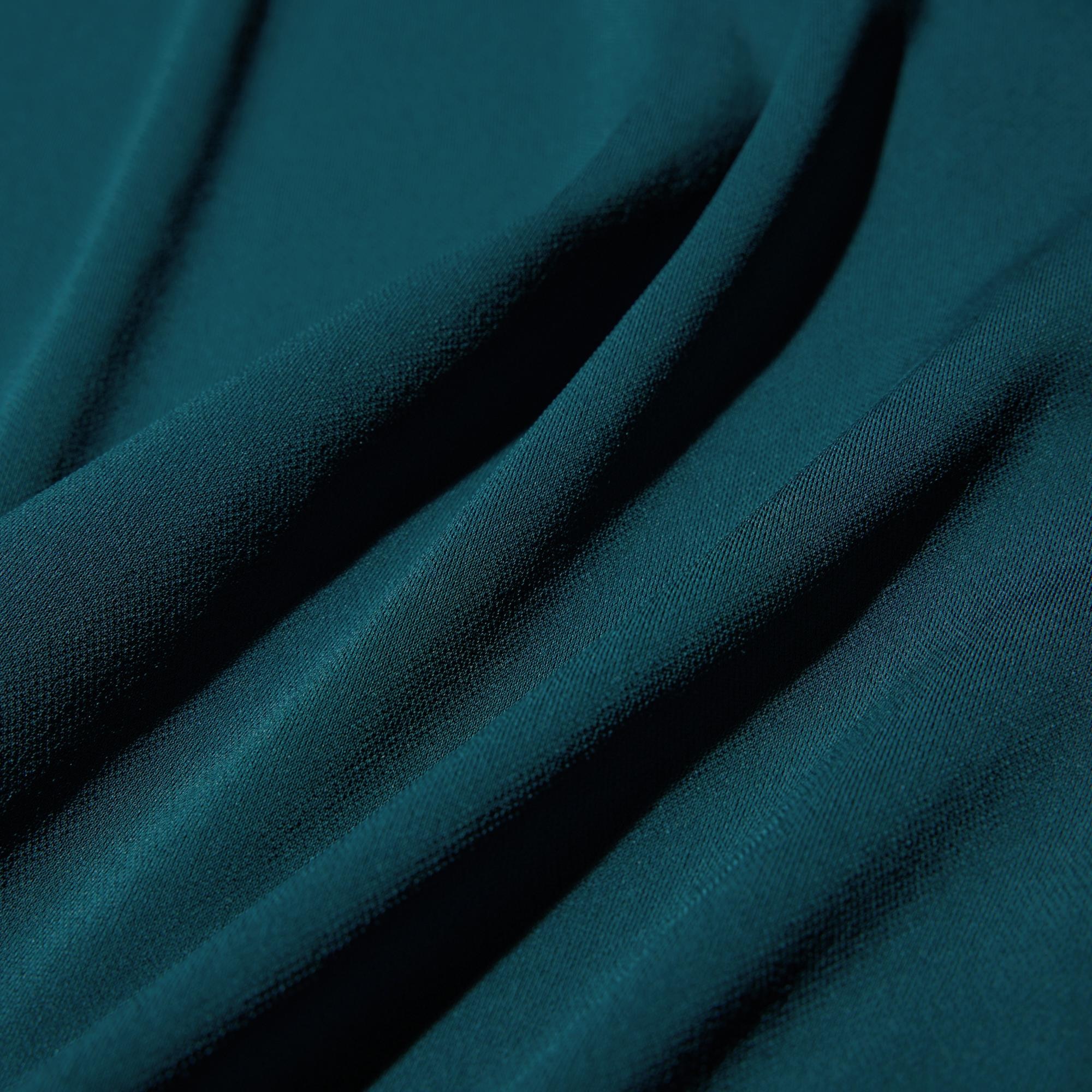 Breathable crepe jersey material with an elegant drape.