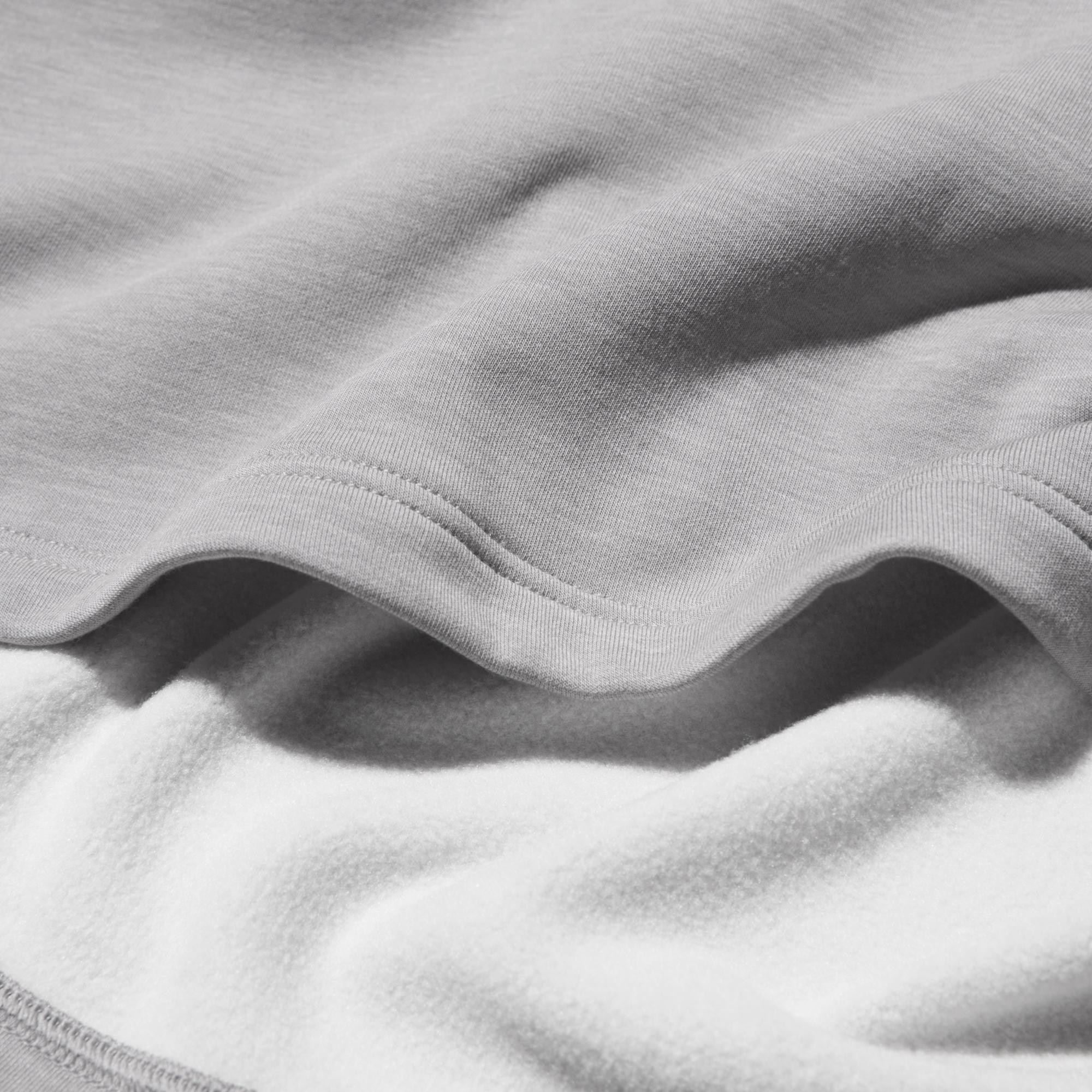Keeps its shape well even after repeated washing.