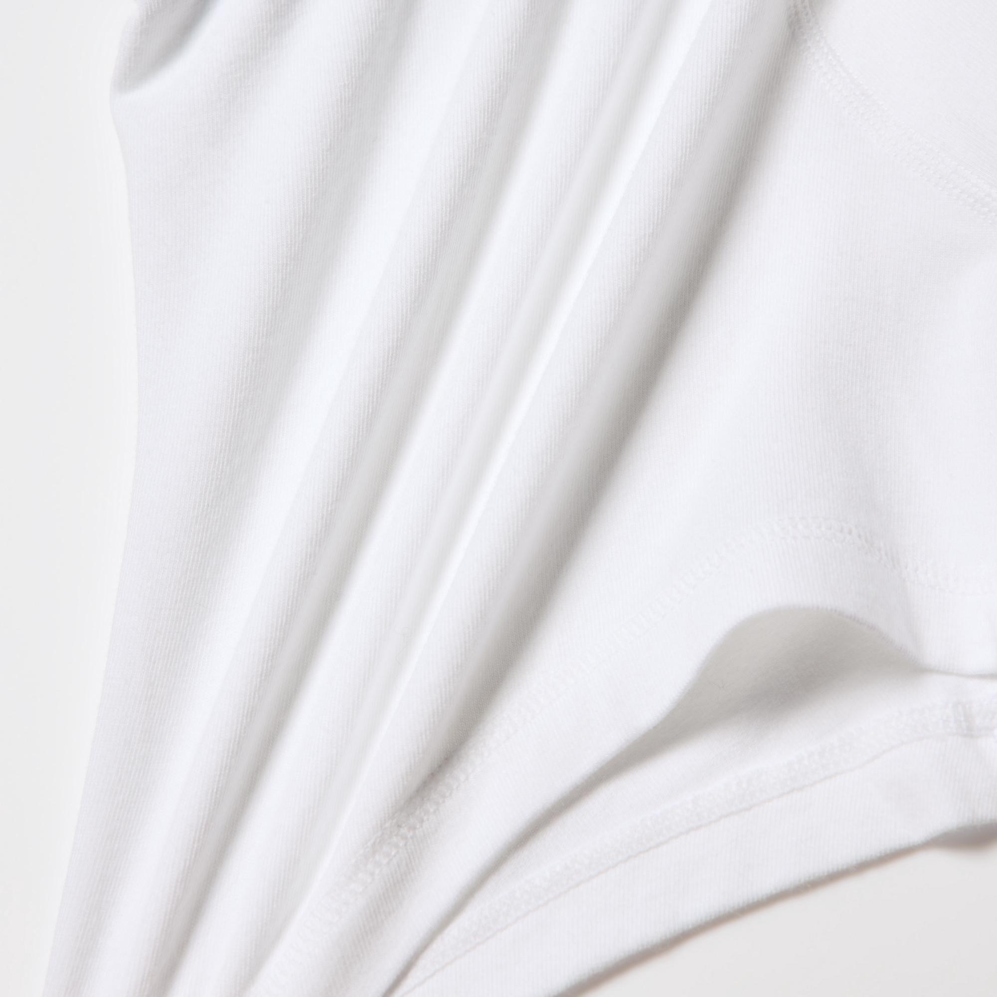 Contouring jersey fabric for easy movement.