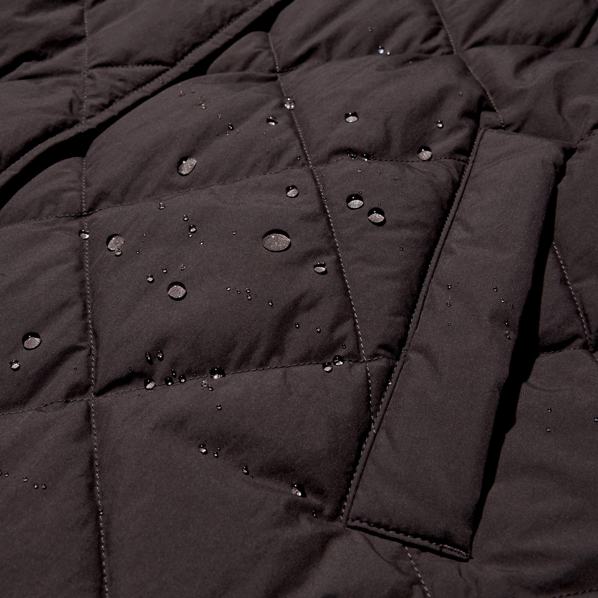 Water-repellent finish protects against light rain. *The fabric is coated with a water-repellent agent so the effect lasts longer. The finish is not permanent.