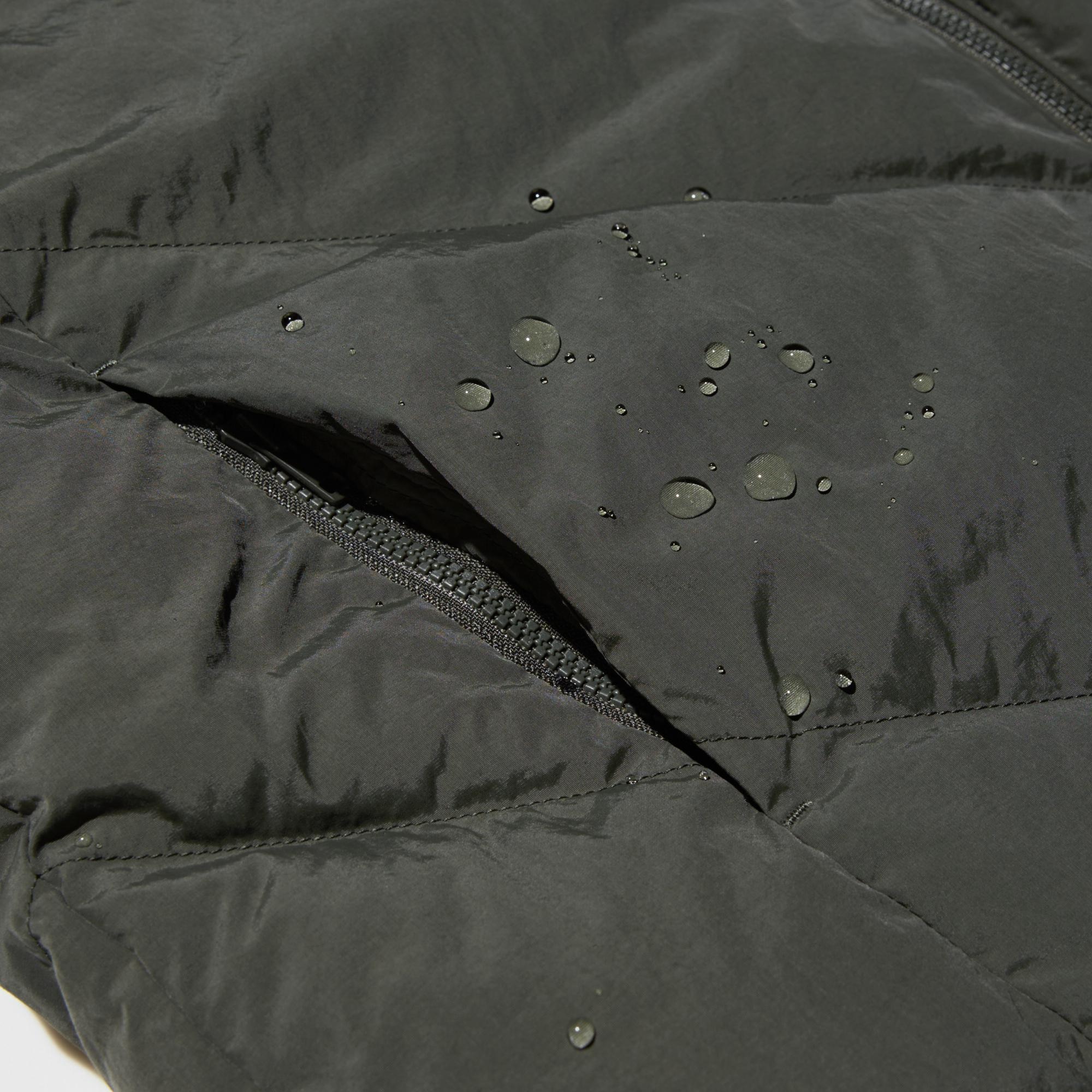 Water-repellent finish protects against light rain. *The fabric is coated with a water-repellent agent so the effect lasts longer. The finish is not permanent.