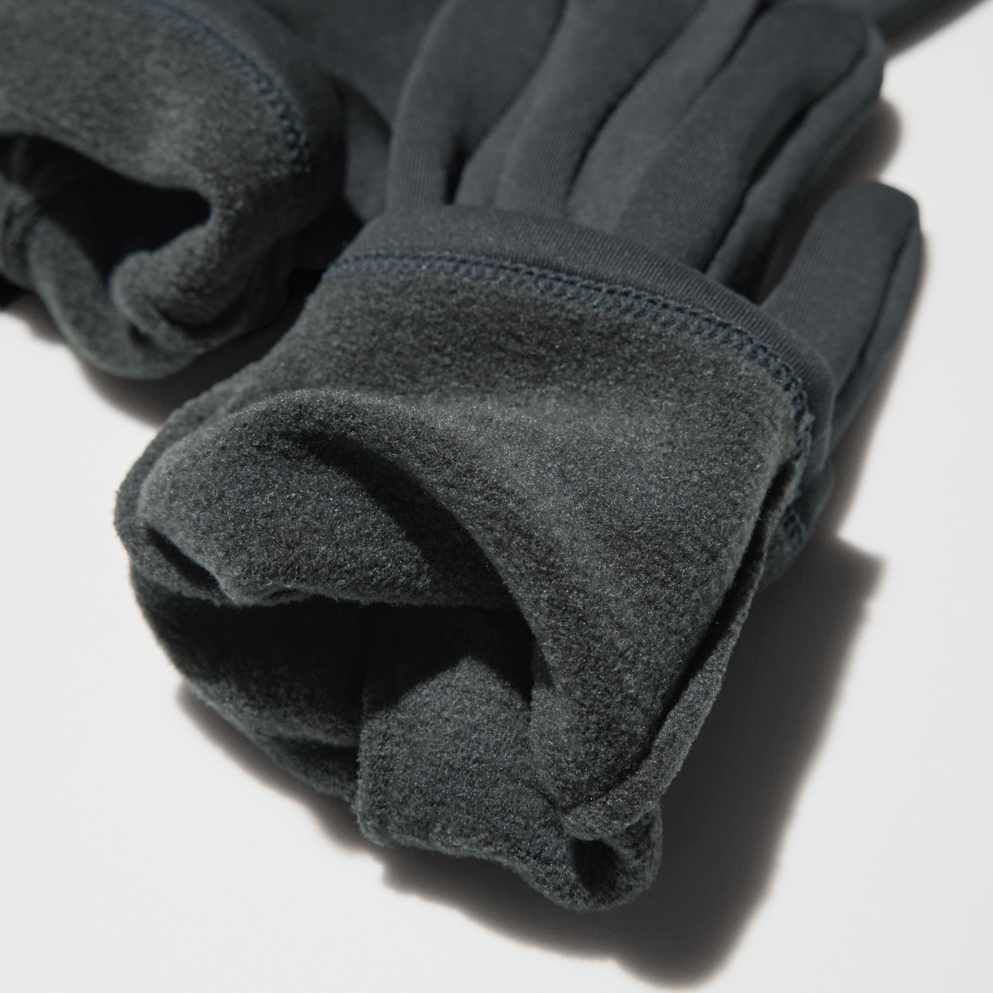 Warm and cozy 'HEATTECH' fleece lining with Heat of Absorption technology.
