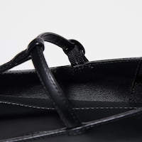 https://image.uniqlo.com/UQ/ST3/us/imagesgoods/479250/feature/usgoods_479250_feature1.jpg