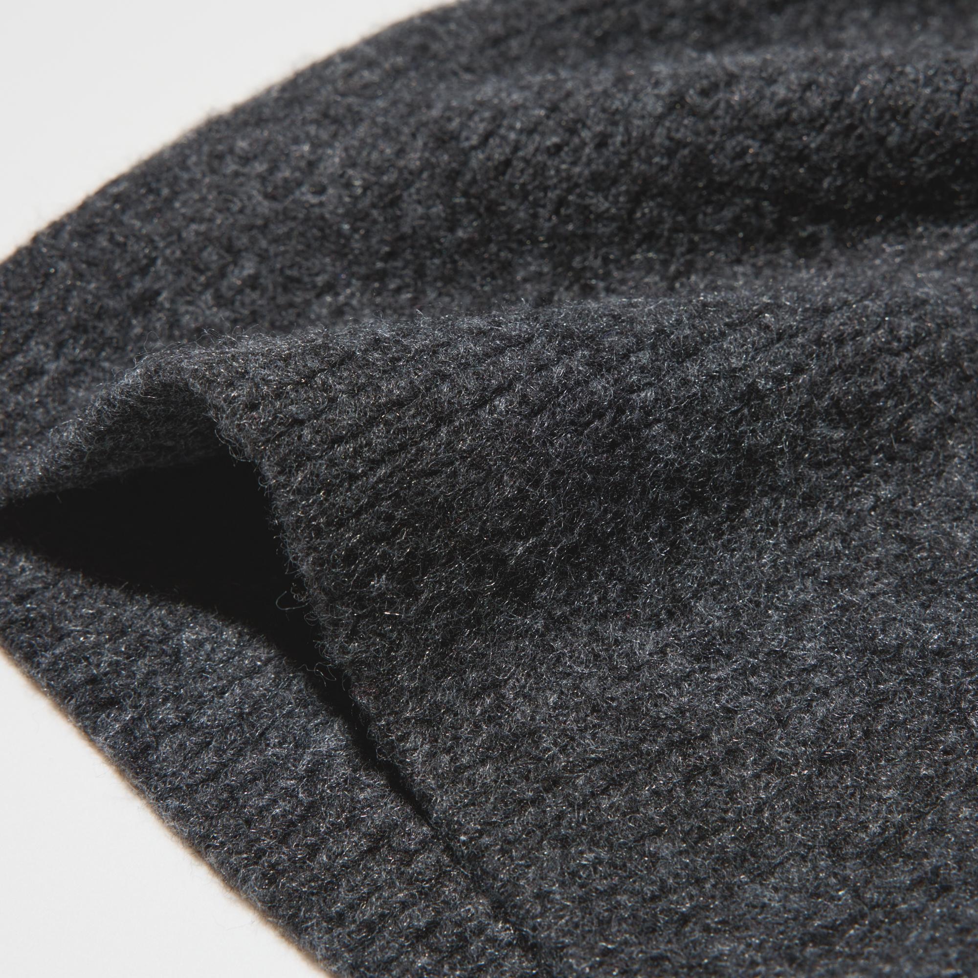 Sumptuously soft and non-itchy. Specially treated yarn traps air for lightness and warmth.