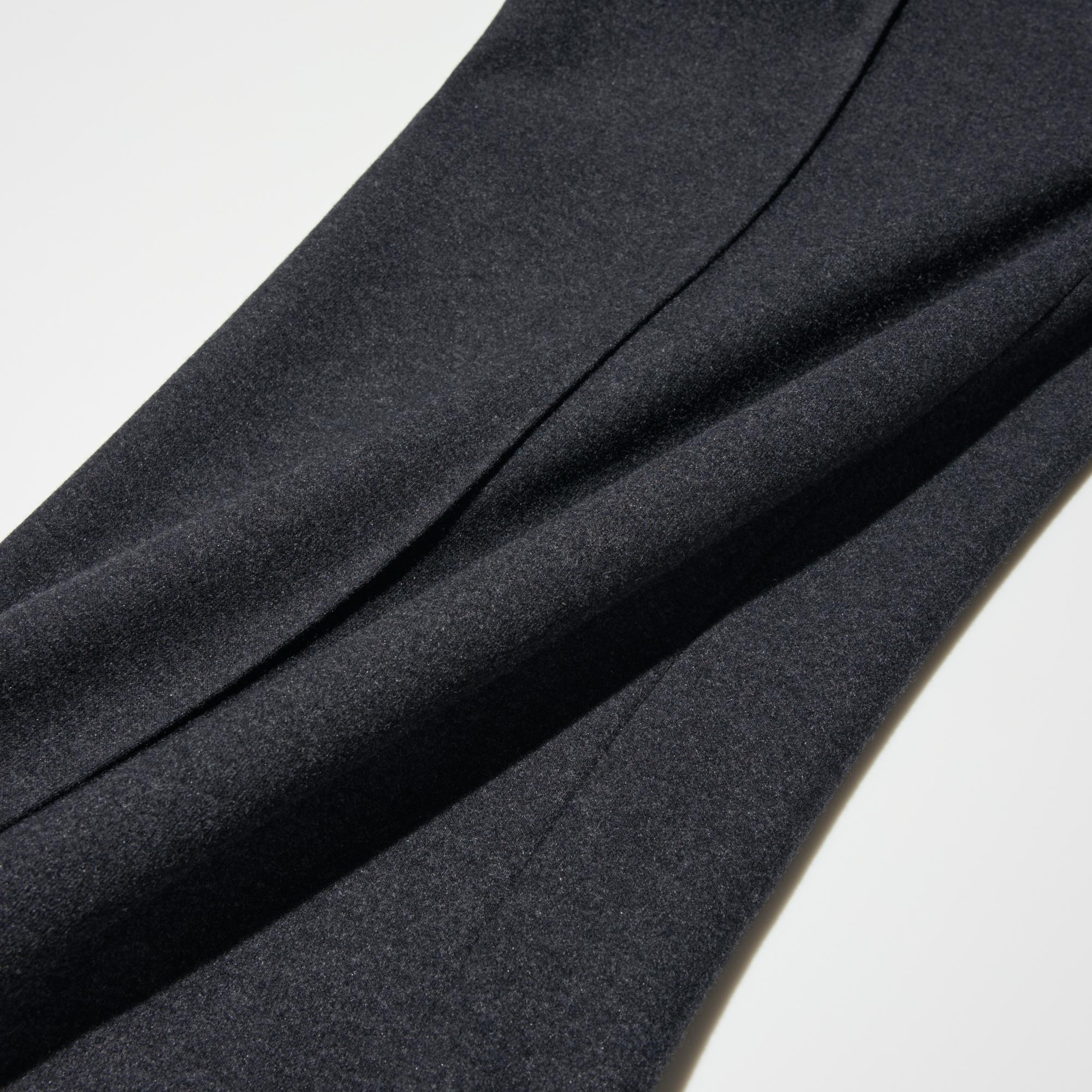 Contouring jersey fabric with a warm, brushed feel.