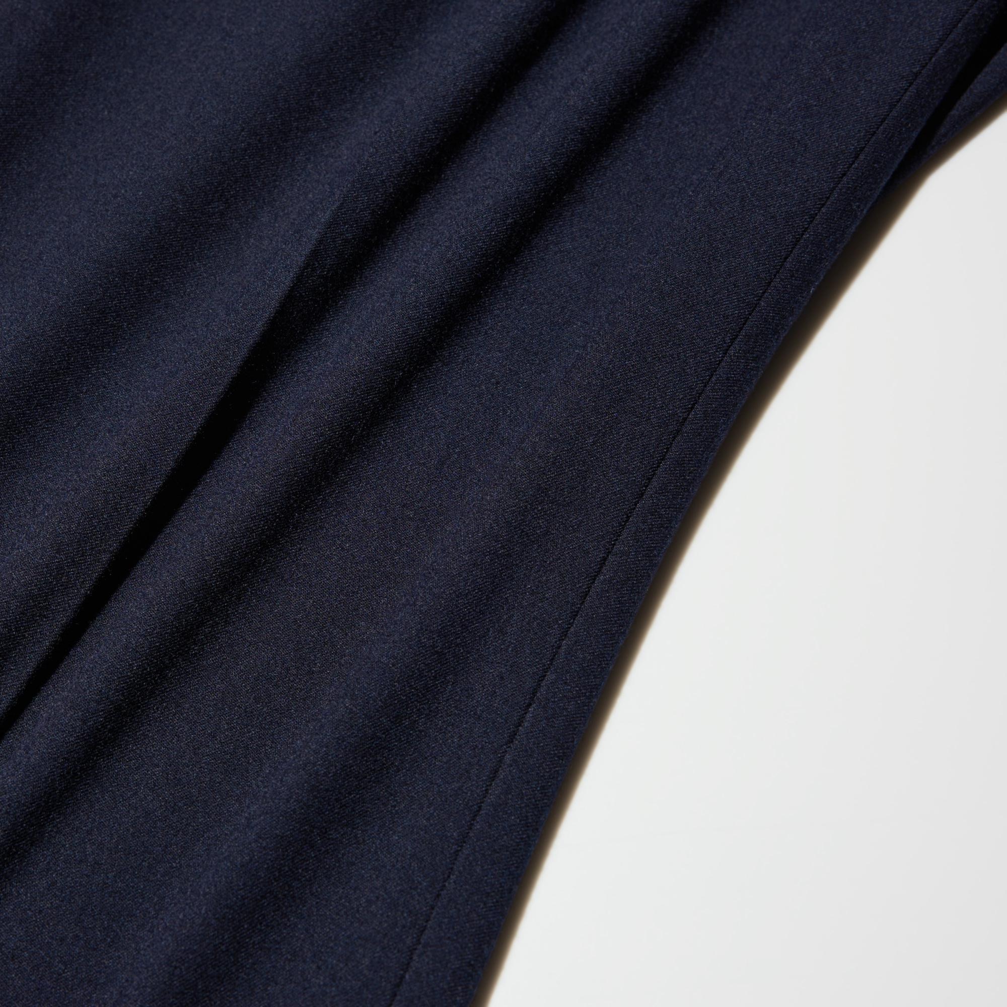 Comfortable 2-way stretch fabric.