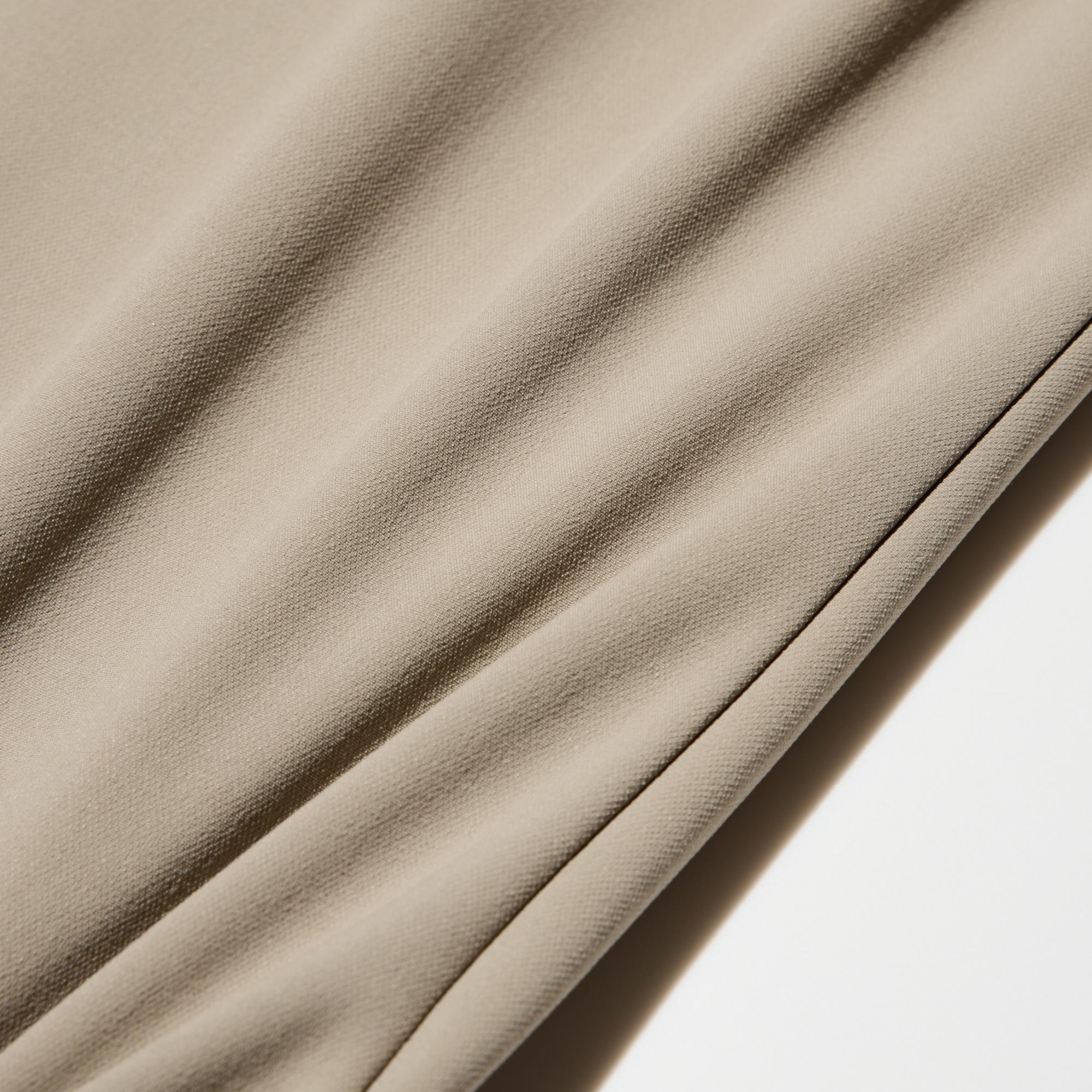 Comfortable 2-way stretch fabric.