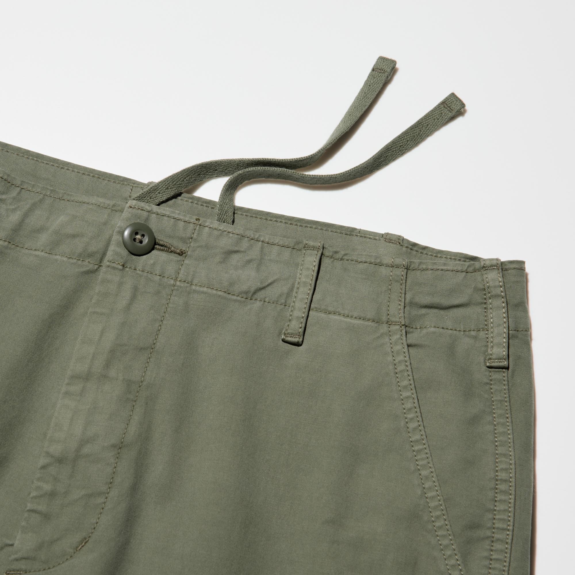 Drawstrings at the hems allow you to adjust the silhouette.