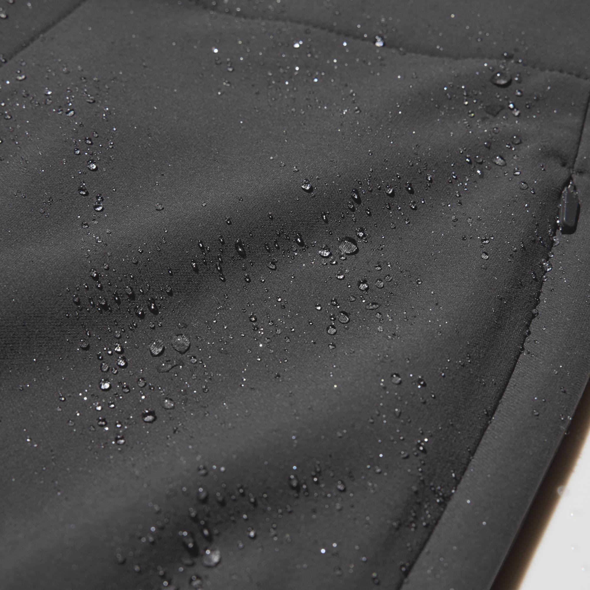 Water-repellent finish protects against light rain. Made without perfluorinated chemicals (PFAS). *The fabric is coated with a water-repellent agent so the effect lasts longer. The finish is not permanent.