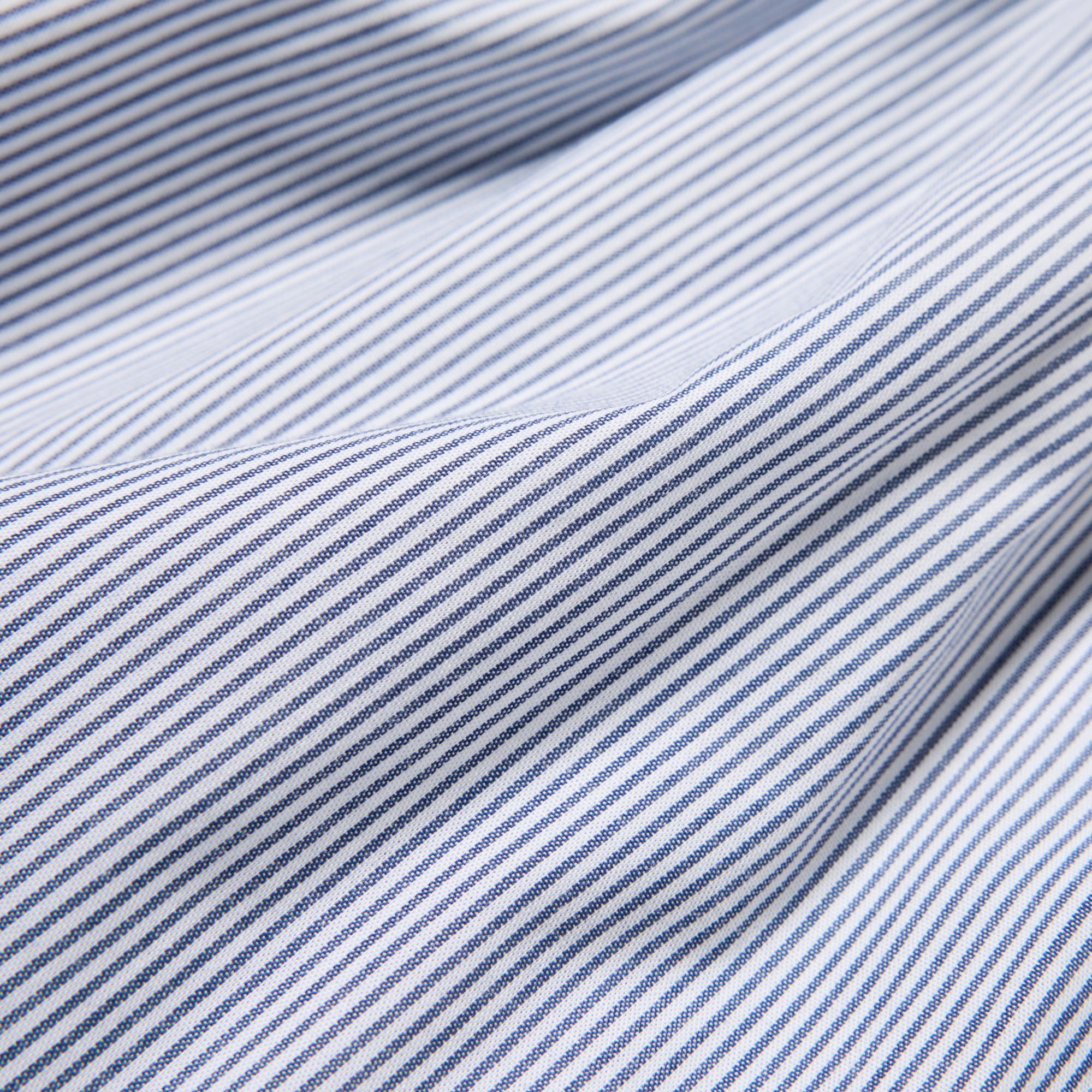 Main fabric made of smooth, crisp 100% cotton. Roomy cut keeps you feeling fresh. *Please refer to the product care label for the overall cotton content.