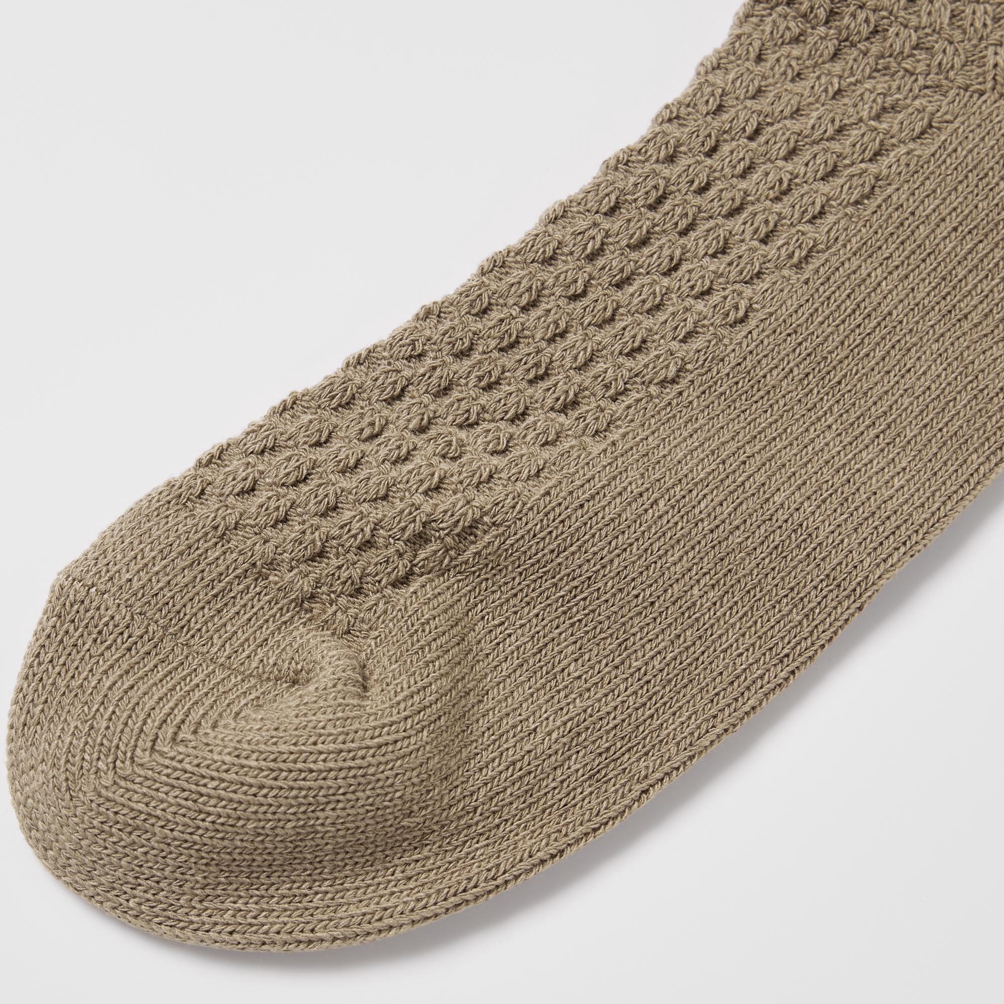 Special yarn neutralizes and deodorizes odors. The yarn retains its deodorizing properties even after washing. *Not permanent. With odor control features.