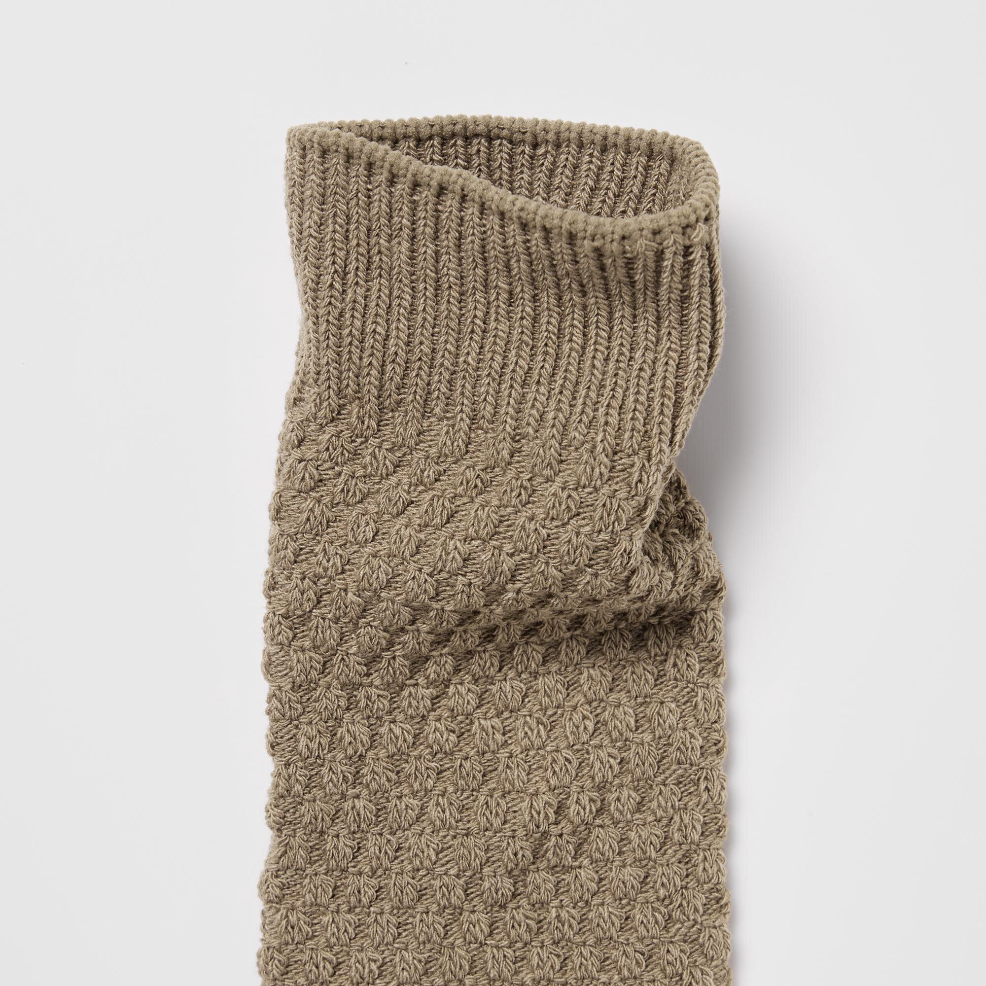 Gentle elastic at the ankle for a comfortable, non-constrictive fit.
