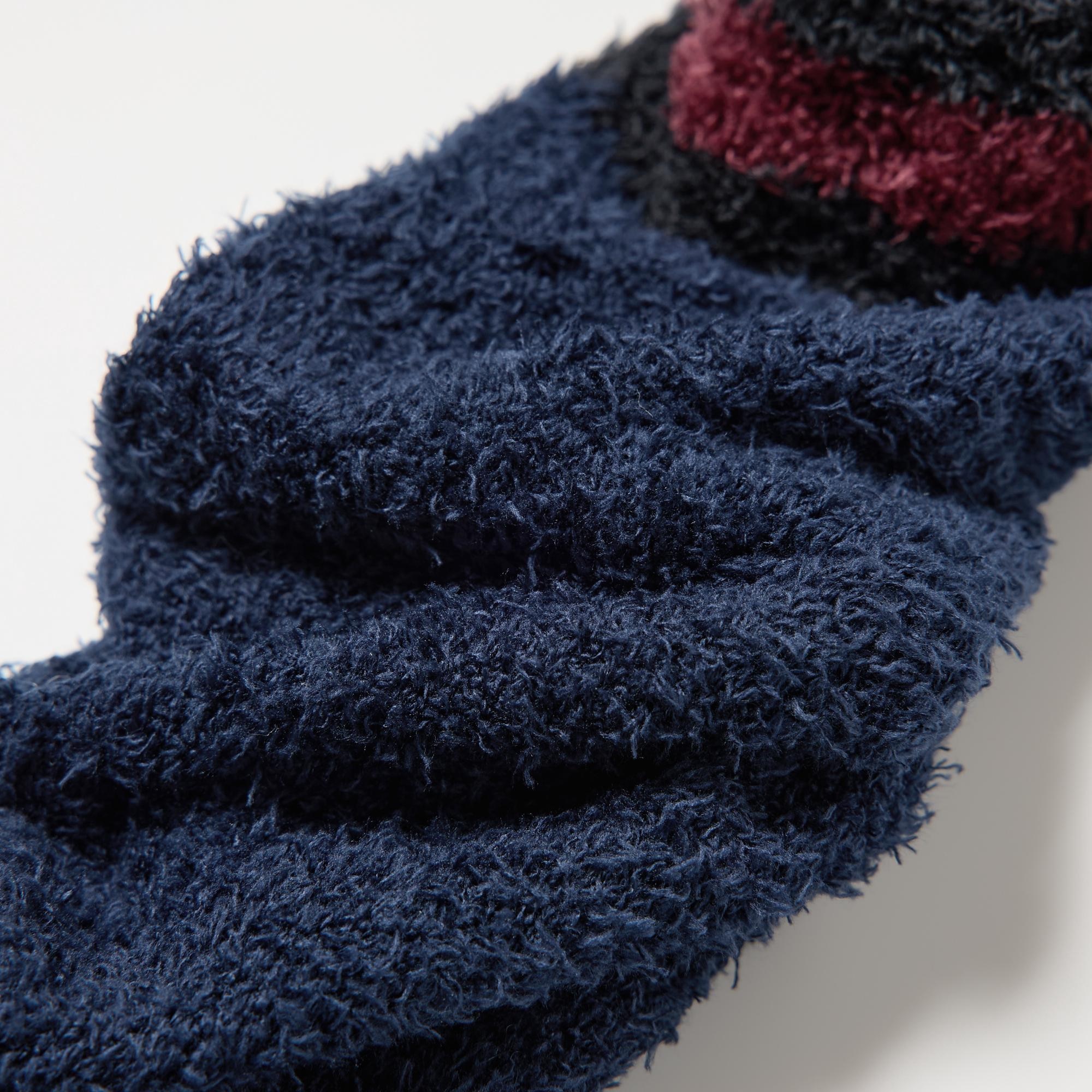 Special yarn neutralizes and deodorizes odors. The yarn retains its deodorizing properties even after washing. *Not permanent.