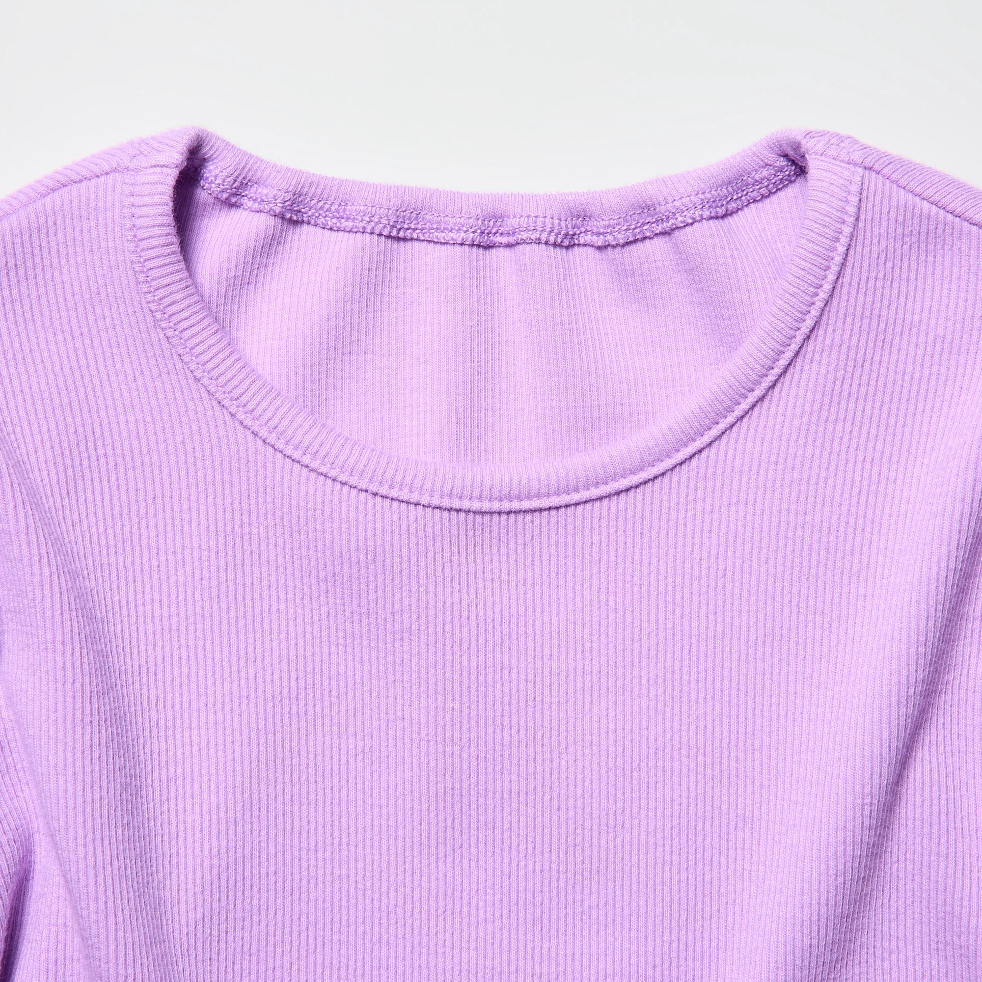 Binding at the front of the collar helps the neckline keep its shape.
