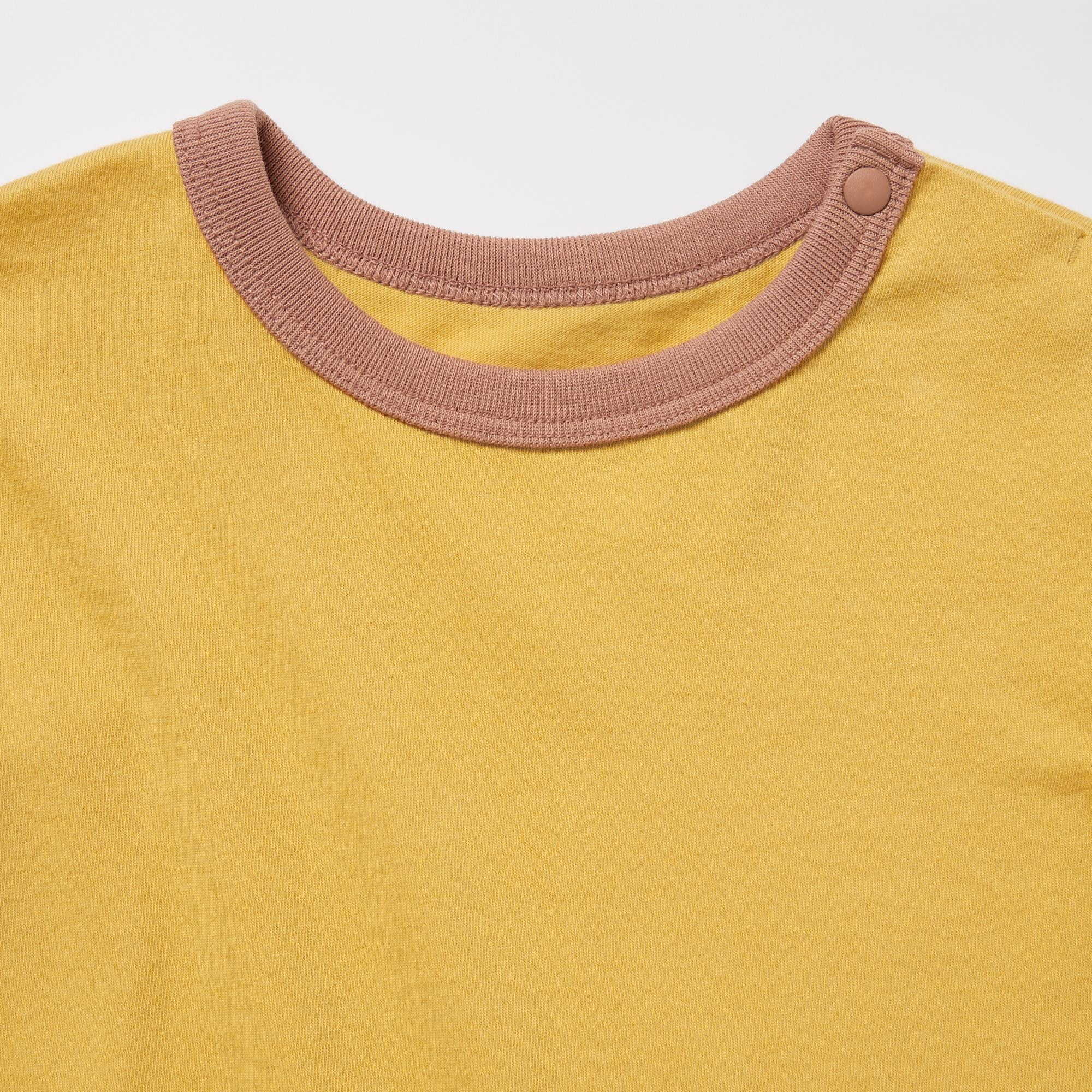 Binding at the collar helps the neckline keep its shape.