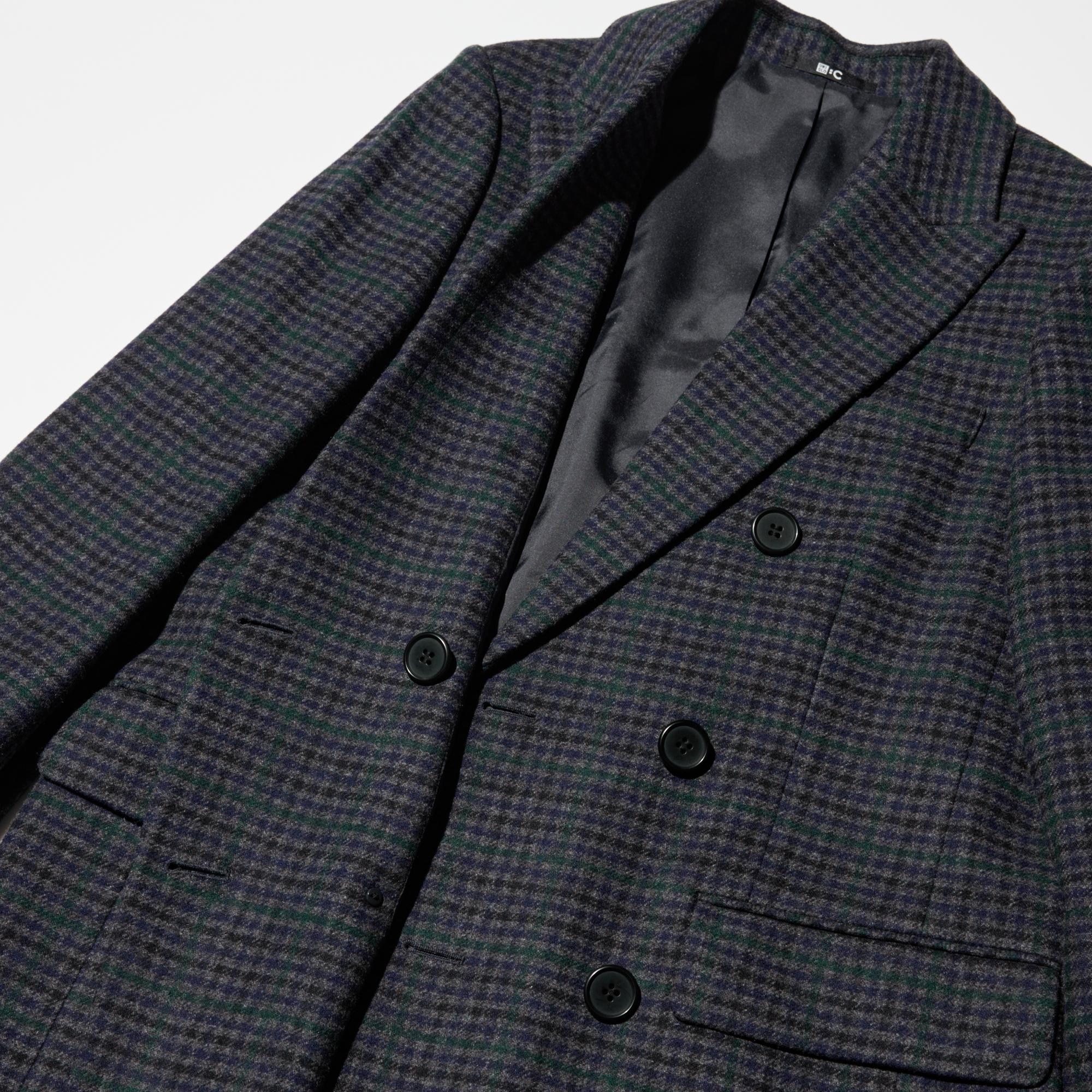 Unisex design with functional button holes on both sides.