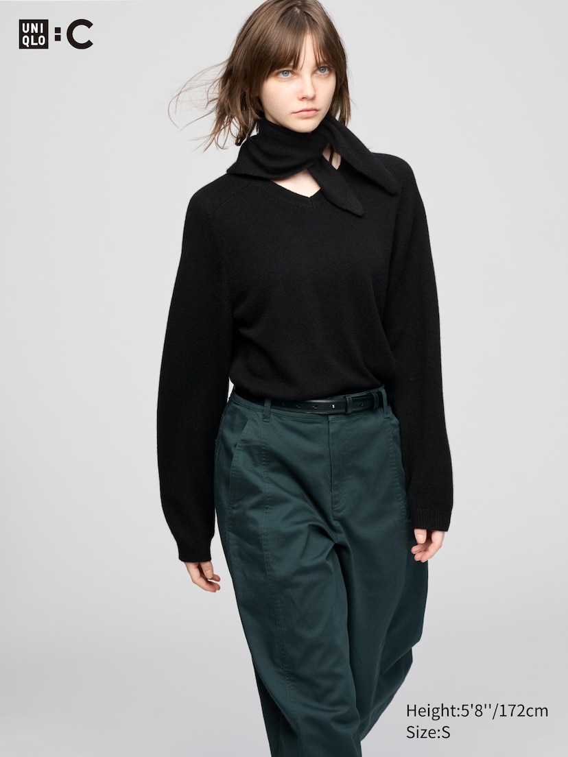 Cashmere Relaxed V-Neck Sweater | With Scarf_09