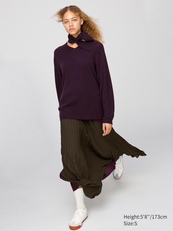 Cashmere Relaxed V-Neck Sweater | With Scarf
