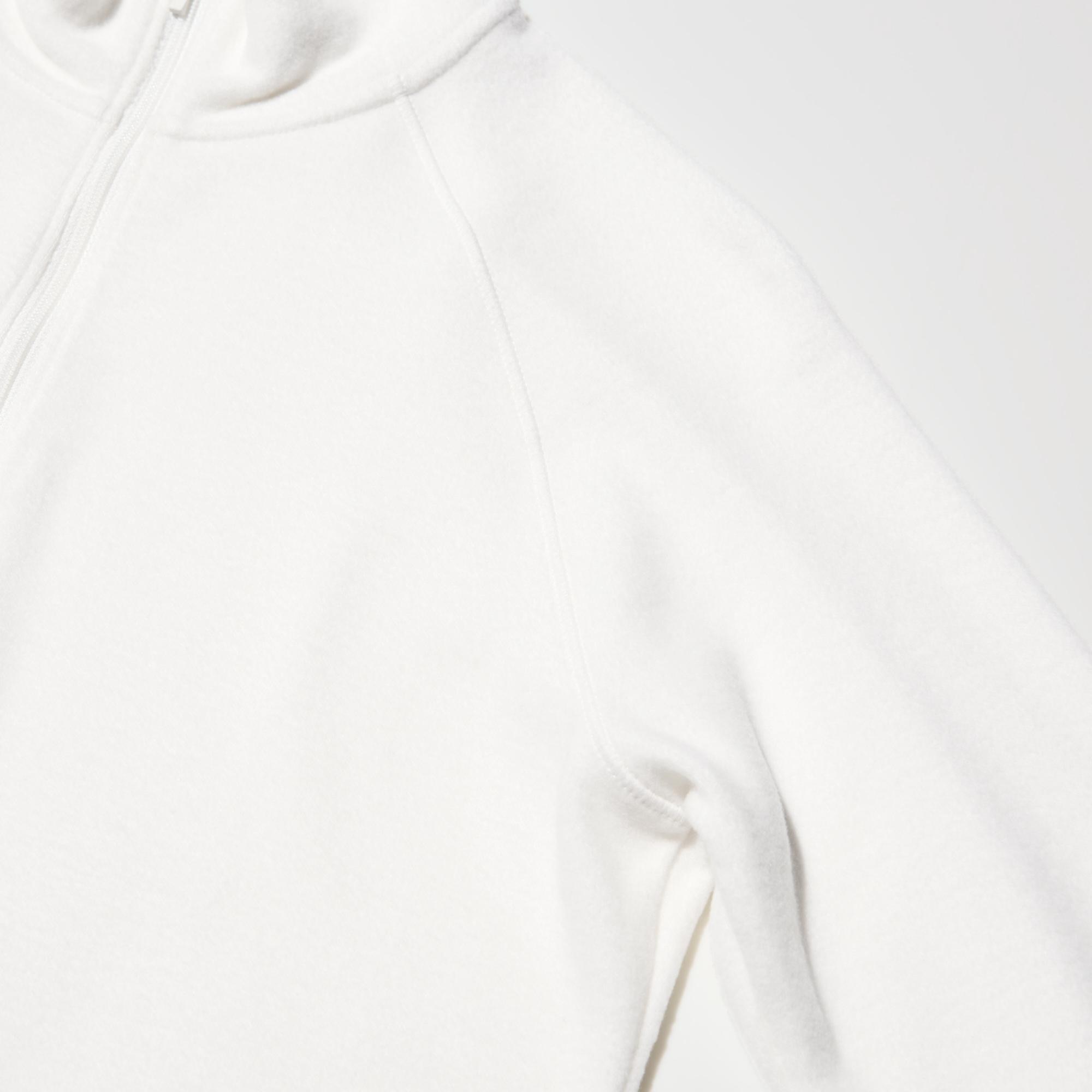 Raglan sleeves for easy shoulder movement.