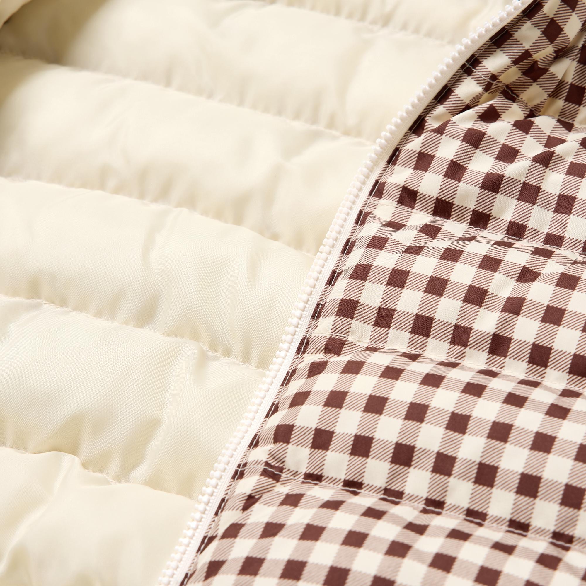 Airy, ball-shaped padding for warmth.