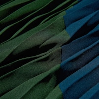 https://image.uniqlo.com/UQ/ST3/us/imagesgoods/479704/feature/usgoods_479704_feature1.jpg