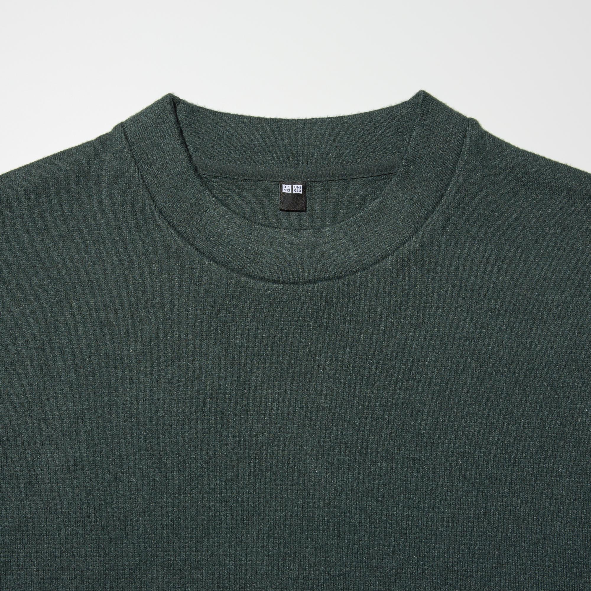 Classic crew neck.