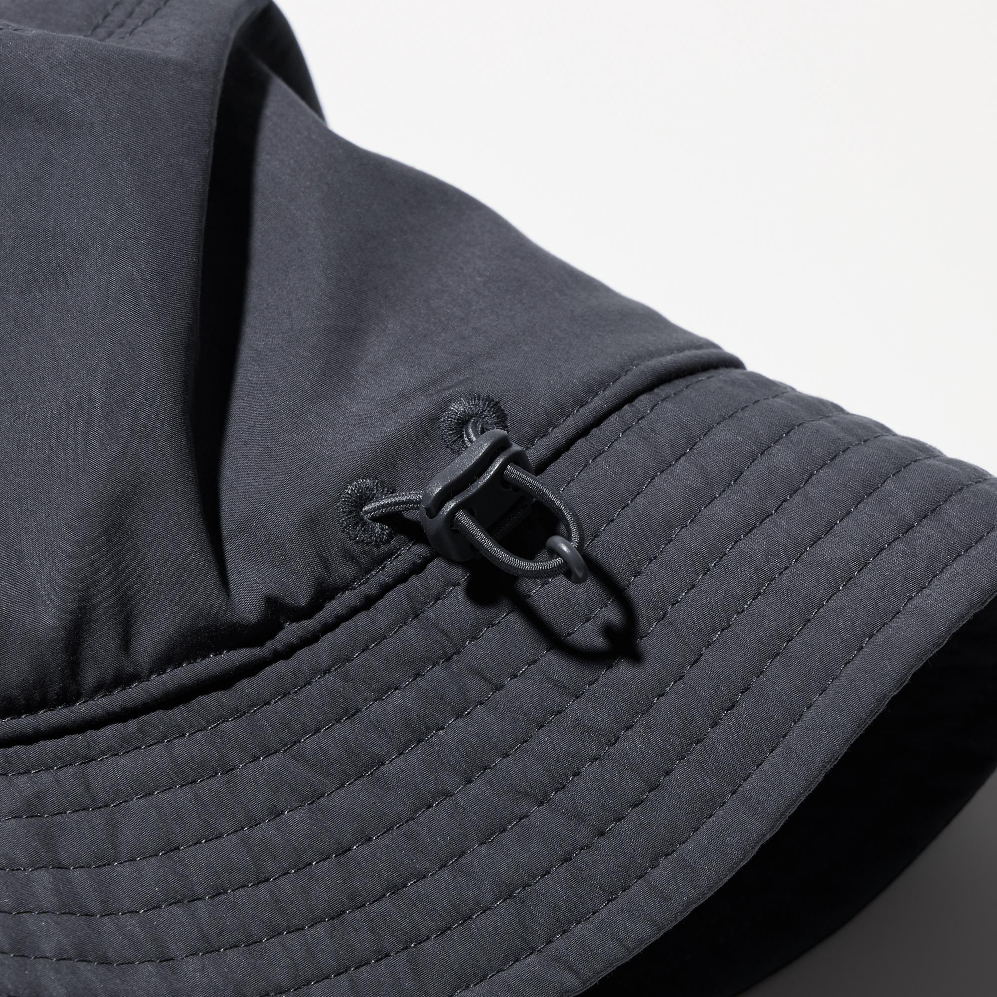 Unisex design with size adjusters.