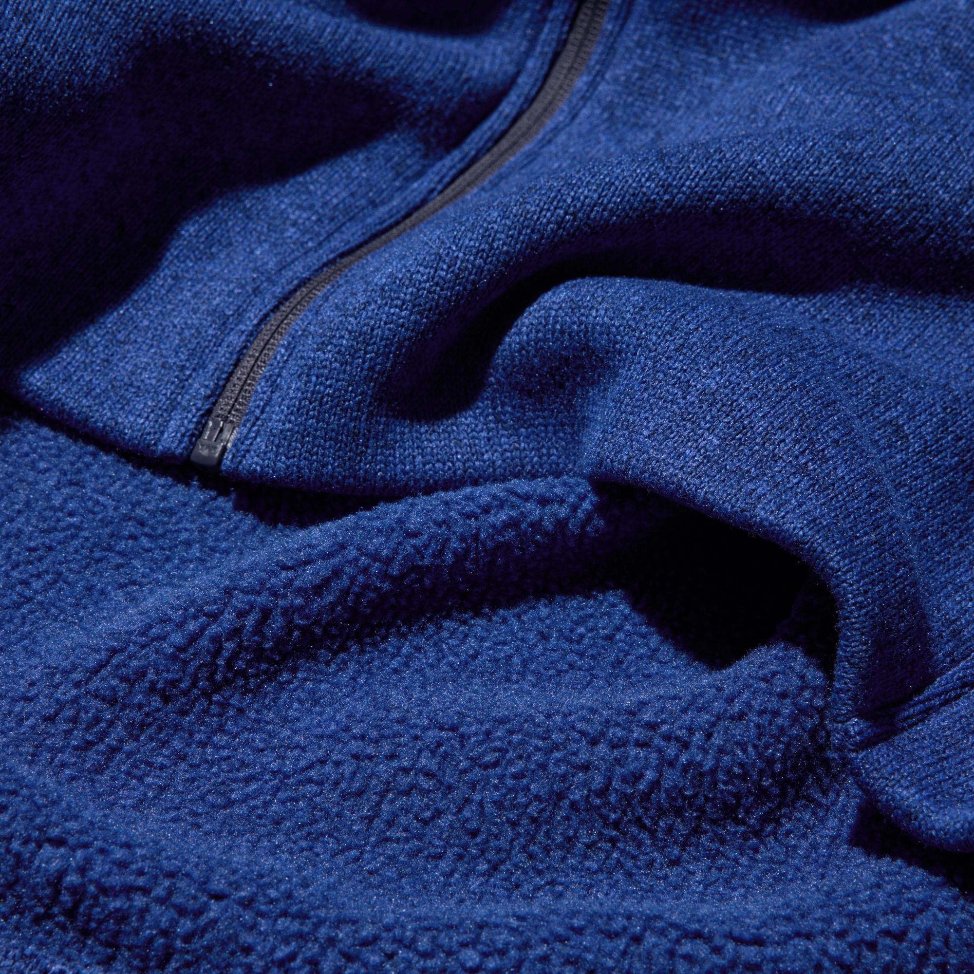 Premium knit-like texture on the outside, lined with warm, fluffy yarn fleece on the inside.