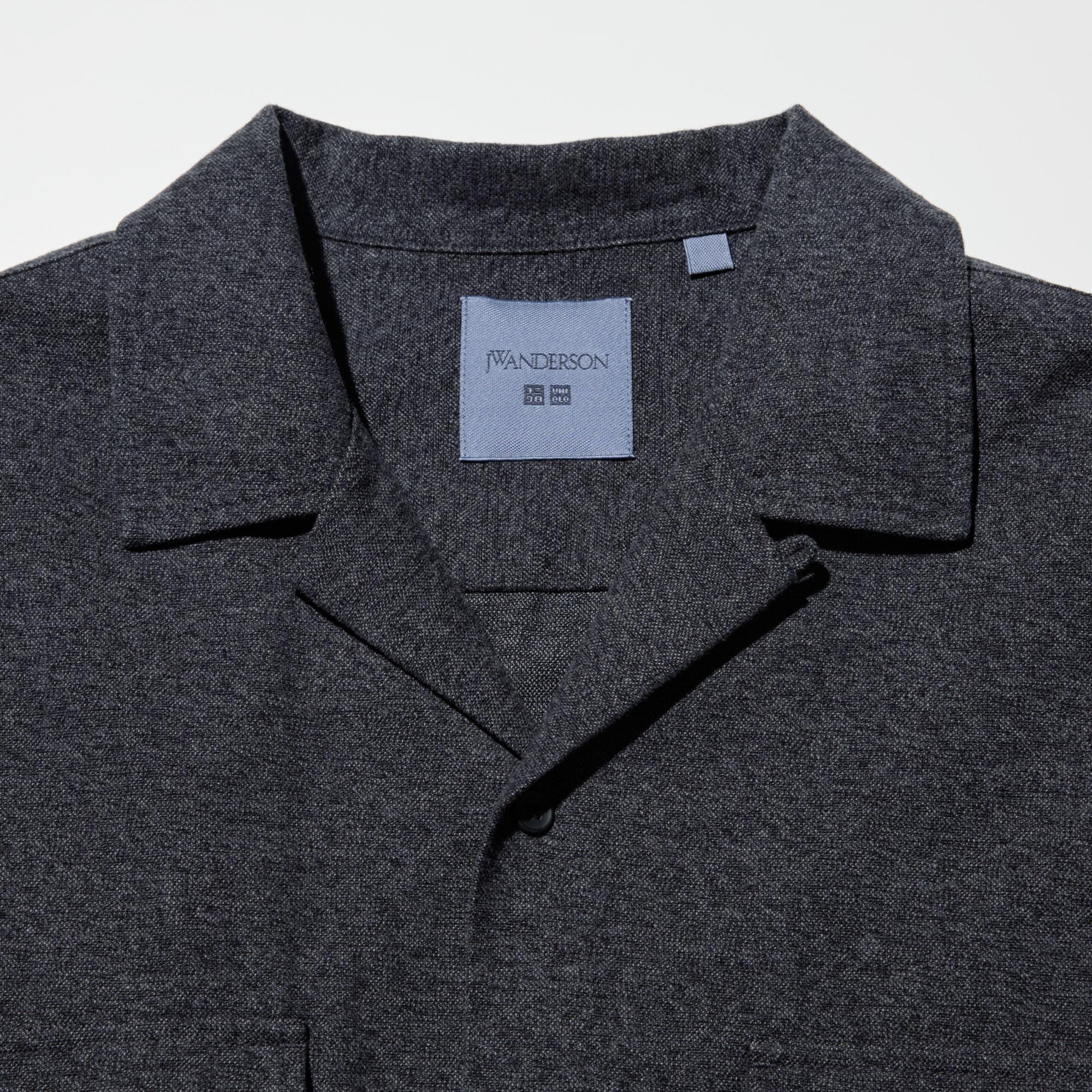 Two-way collar design. Top button fastens with a loop.