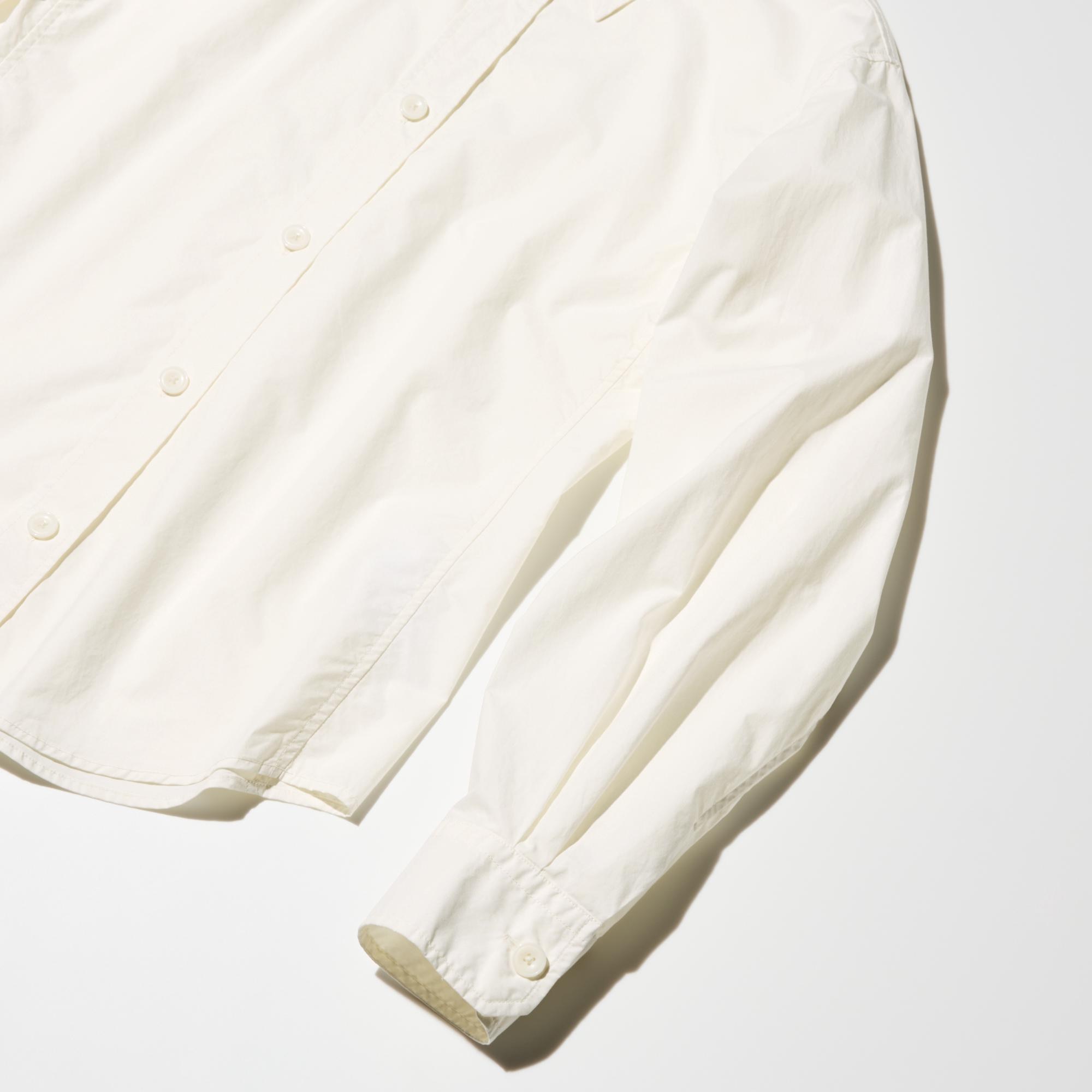 Loose sleeves for a contemporary look. Regular cut. Cotton poplin fabric.