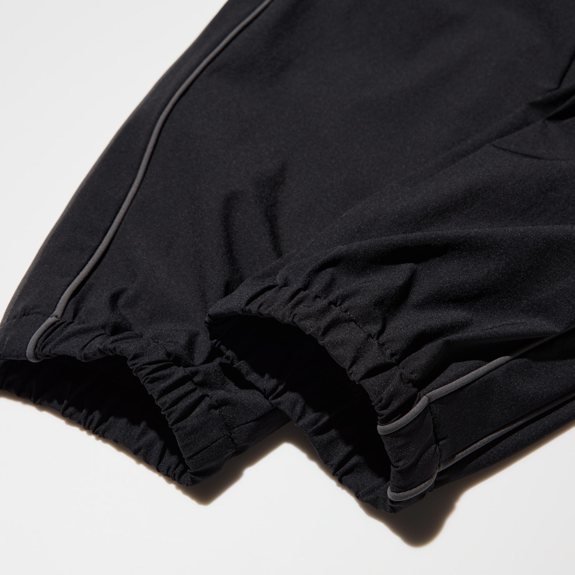 Tapered hems keep cold air out.