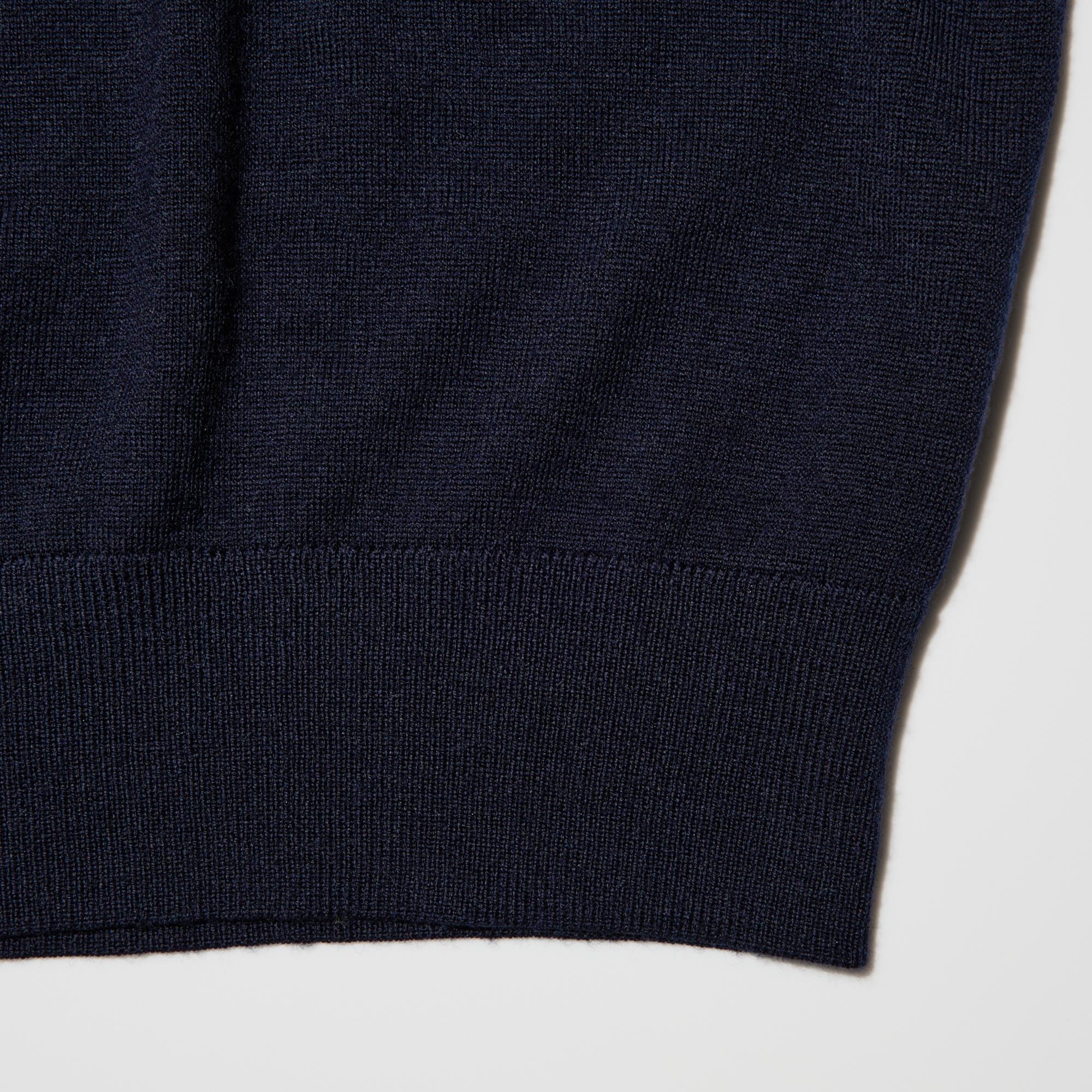 Variable tension ribbed knit at the sleeves and hem to prevent sagging.
