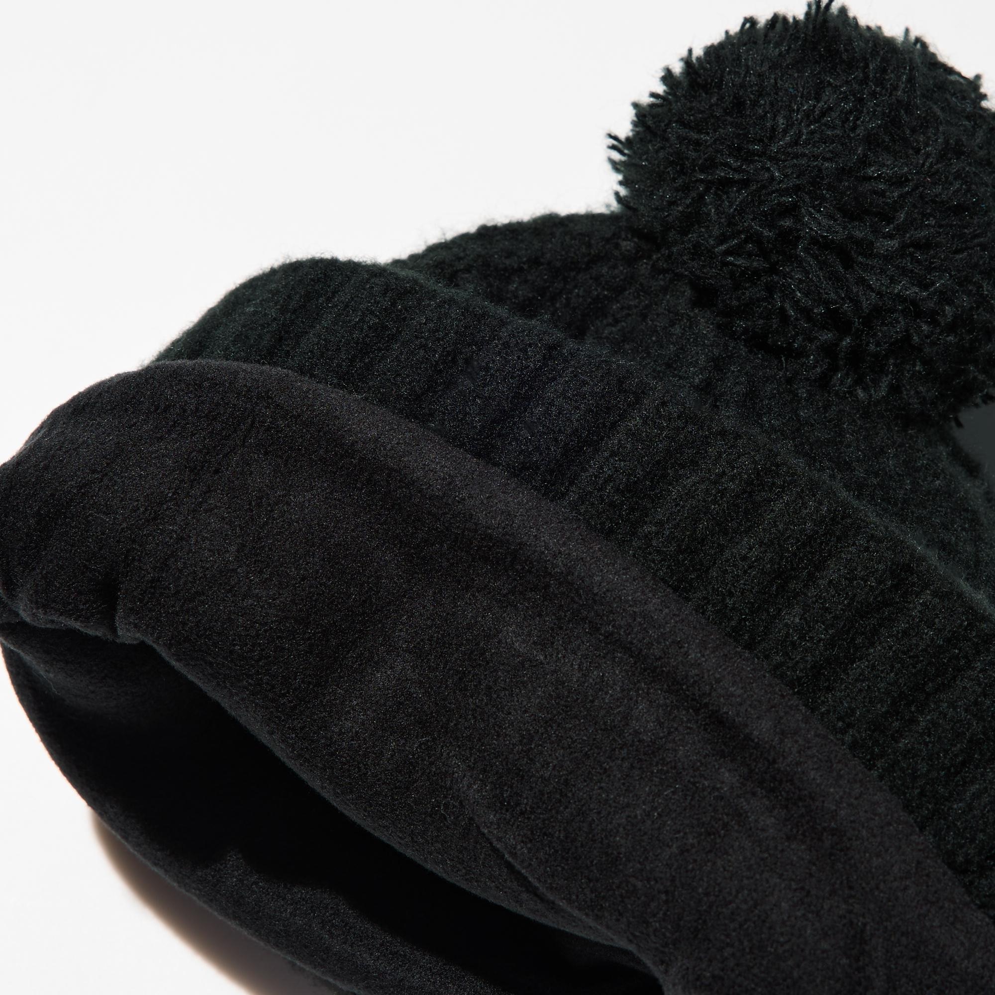 Флисовая подкладка «HEATTECH» с технологией поглощения и сохранения тепла.