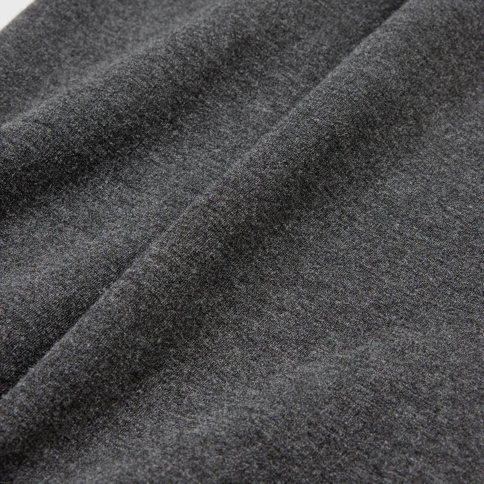 'HEATTECH Extra Warm' fabric with Heat of Absorption and Heat Retention technology. Approximately 1.5 times* warmer than our regular 'HEATTECH'. *Based on CLO values, which indicate the thermal insulation of clothing. Compared to standard 'HEATTECH.'