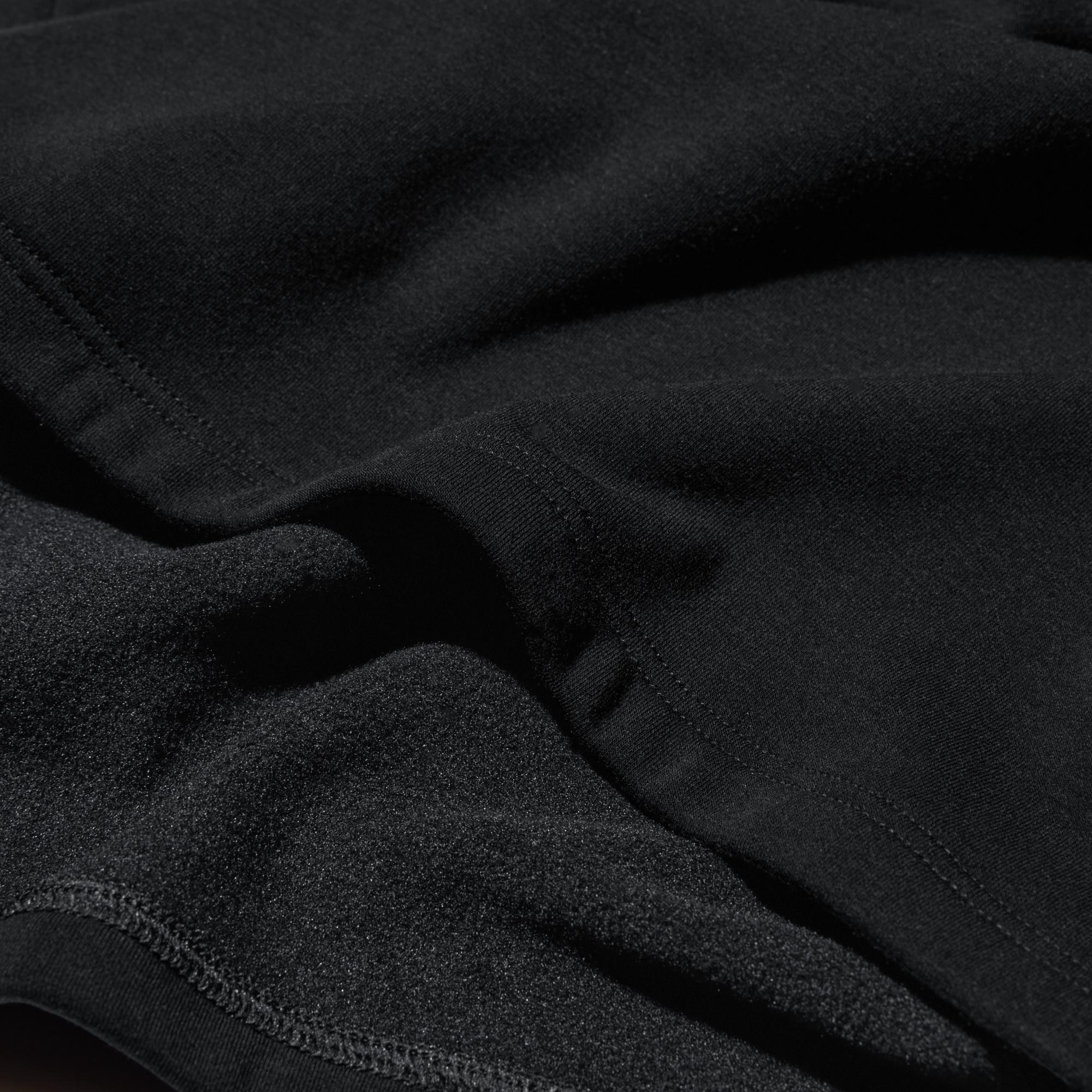 Keeps its shape well even after repeated washing.