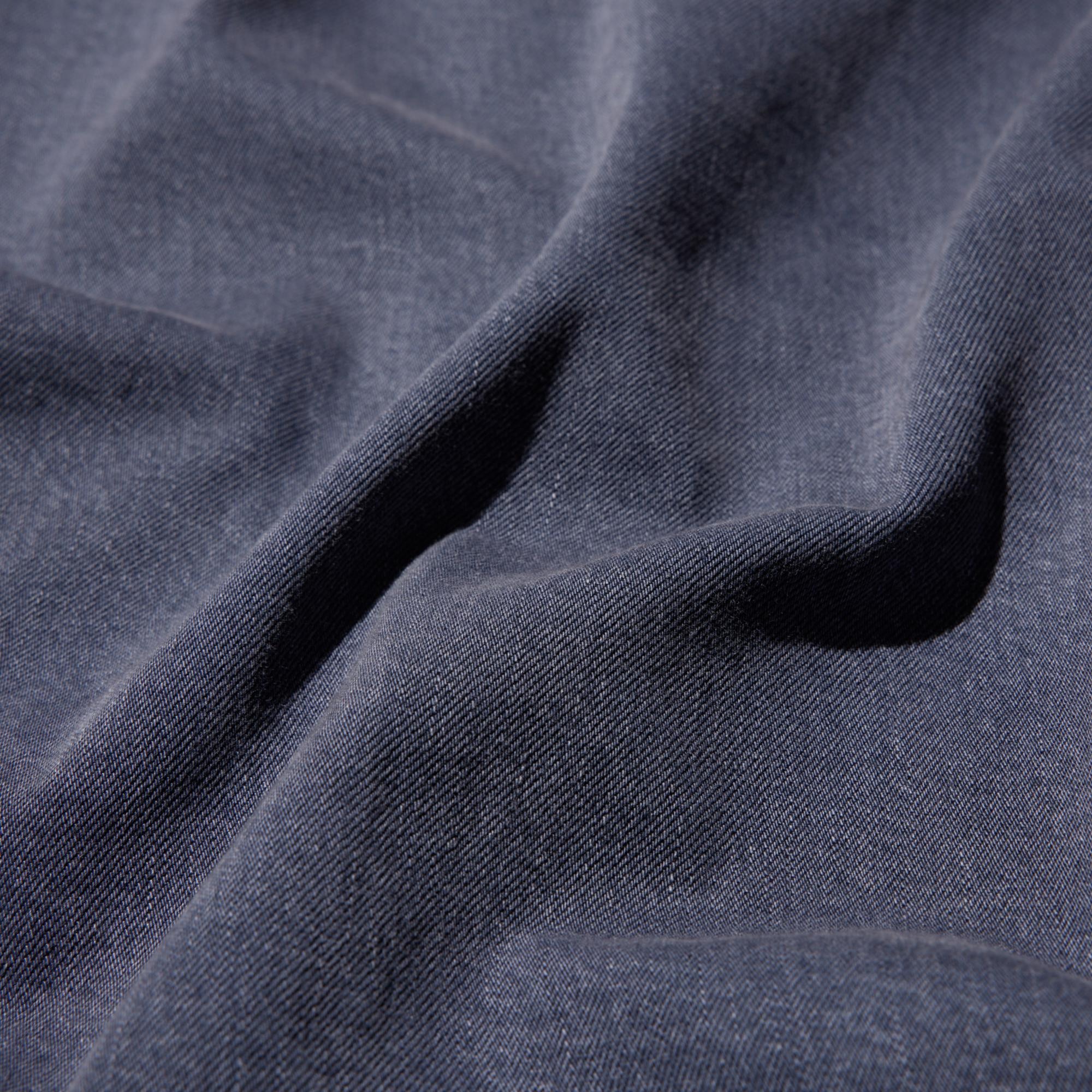 Woven with distinctive cotton slub yarn for a casual look and a durable texture. Perfectly thick denim with a distinctive washed look.