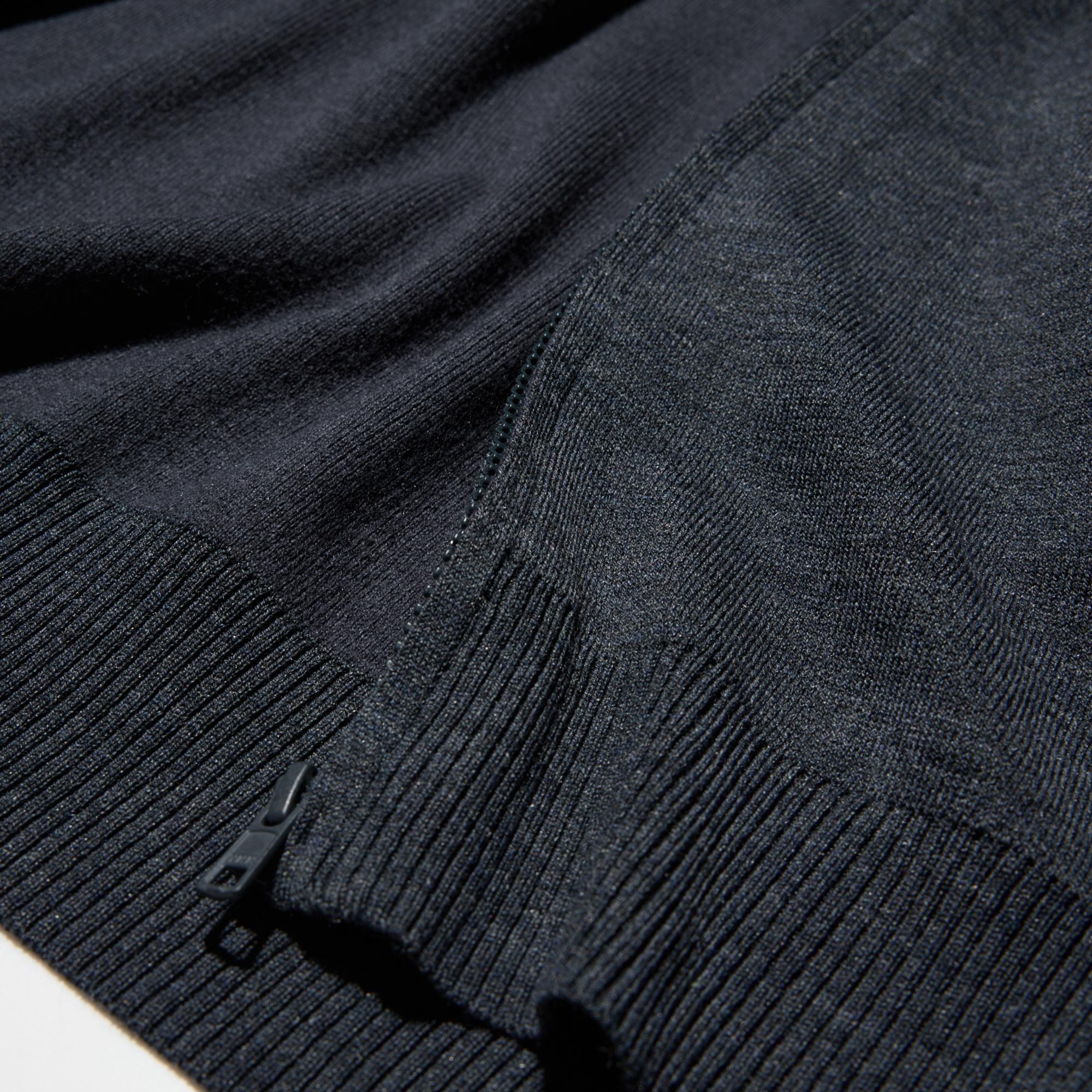 Easy-care double-faced jersey fabric blended with premium Merino wool. Polyester and acrylic outer. Hand-washable.