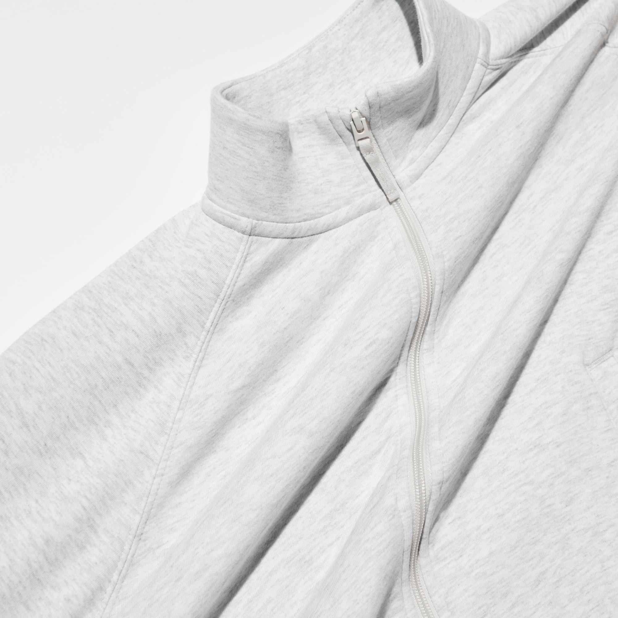 Incredibly stretchy Ultra Stretch fabric for comfort and easy movement.