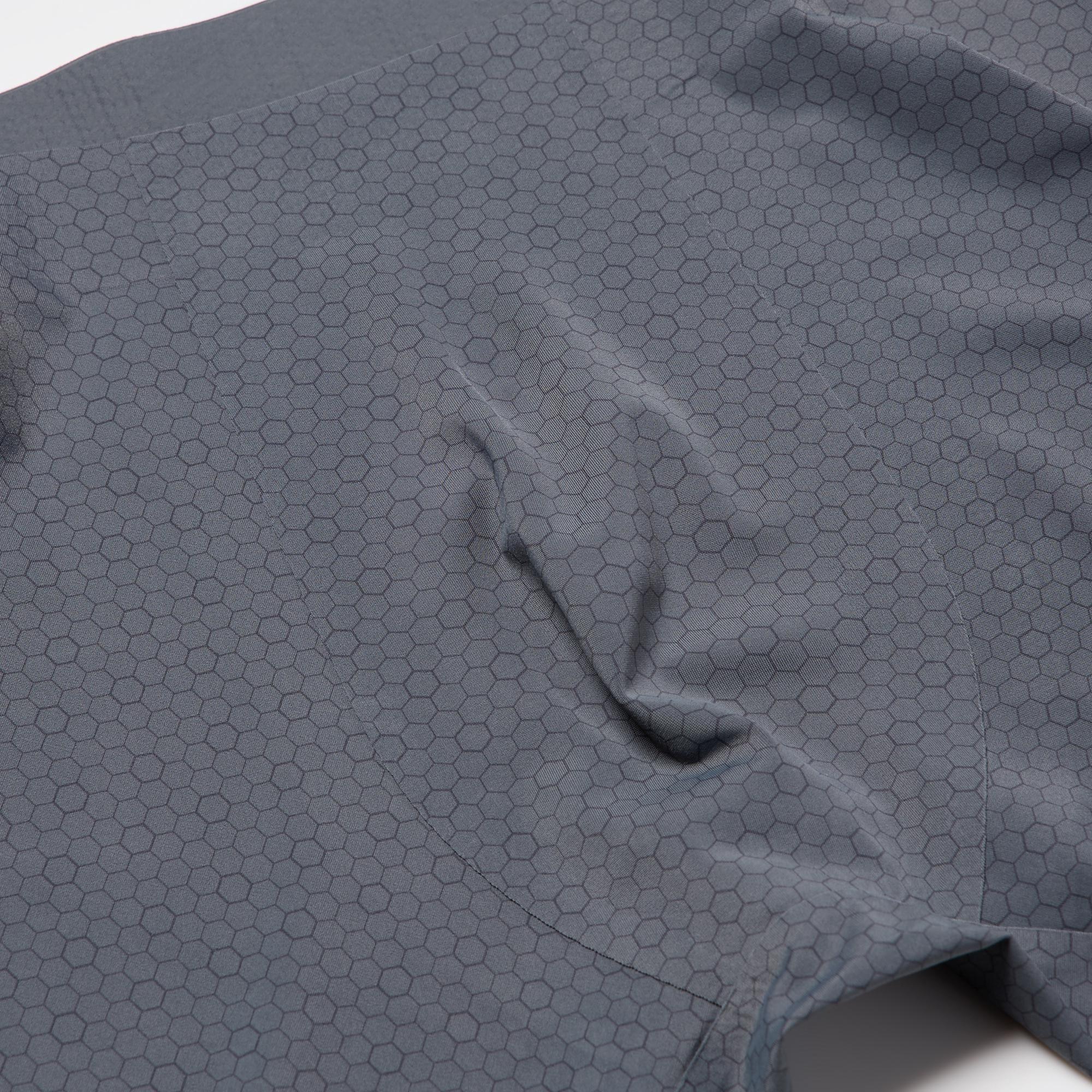 Mock fly type. Regular waist. Three-dimensional front design.