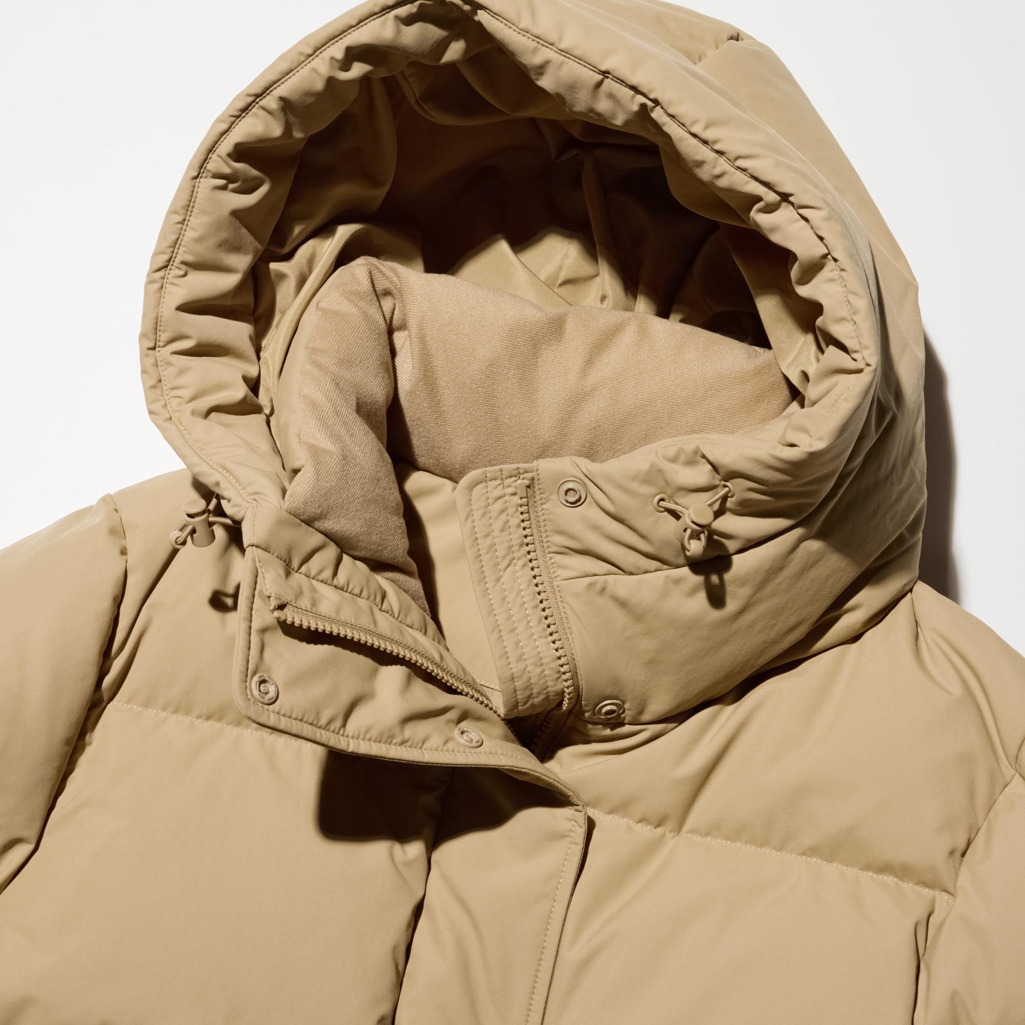 The hood has a cushioned collar and is made of a brushed fabric for comfort and warmth. Adjusters on the hood allow the fit to be adjusted.