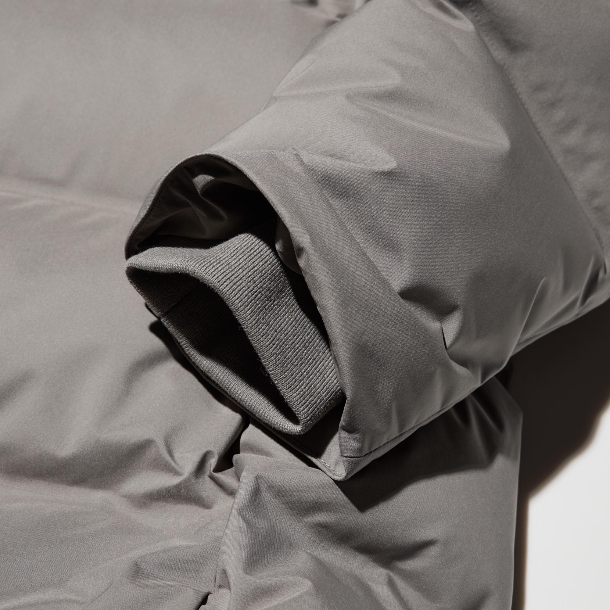 Ribbed cuffs for added protection from the cold.
