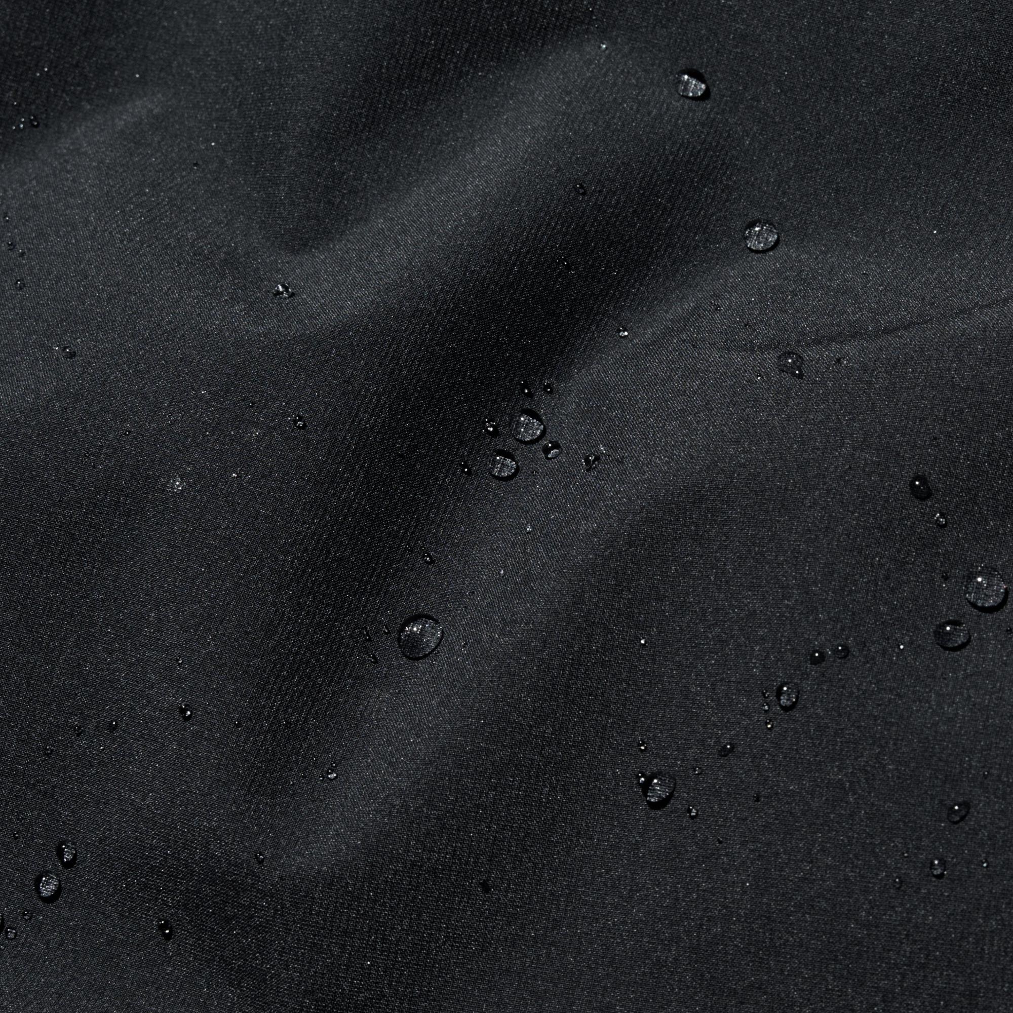 Суға төзімділігі бар желге төзімді мата. Су өткізбейтін жабын жеңіл жаңбырдан қорғайды. *Мата су өткізбейтін агентпен қапталған, сондықтан әсер ұзаққа созылады. Аяқтау тұрақты емес.