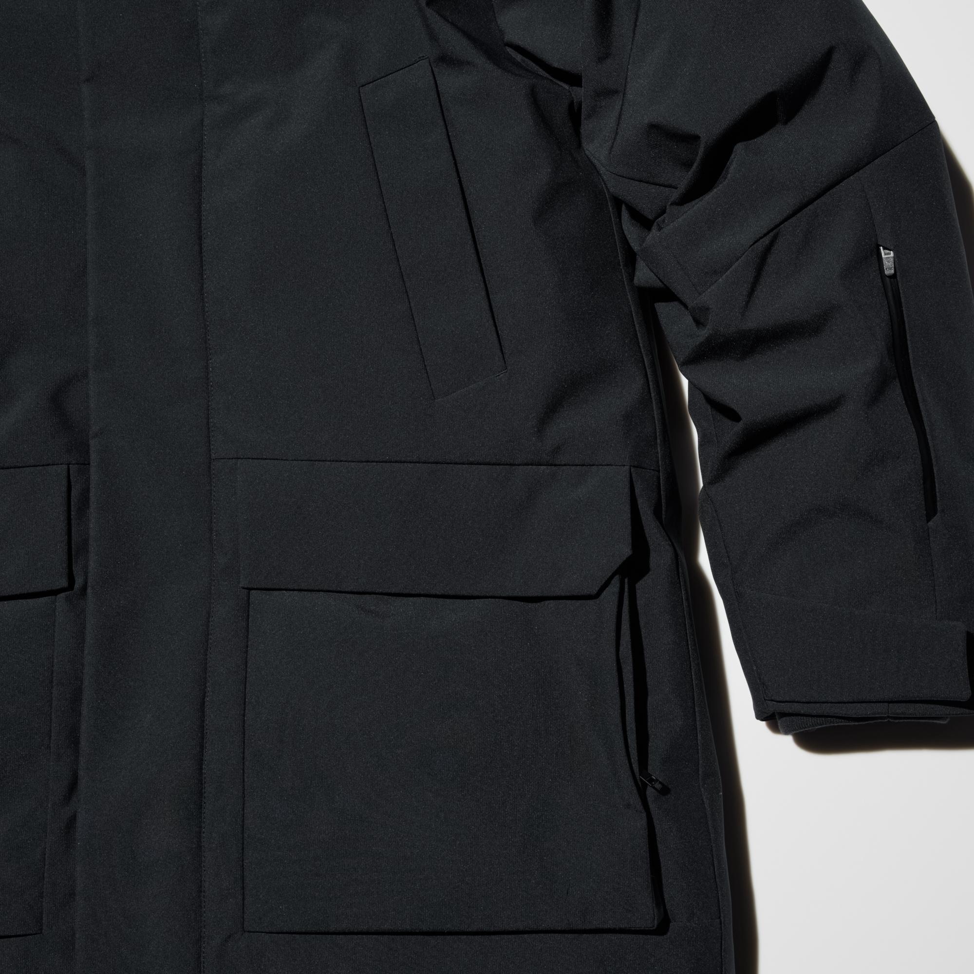 Жоғарыдан және бүйірден кіруге арналған бел қалтасы. Кеудеде қолды жылыту қалтасы бар.