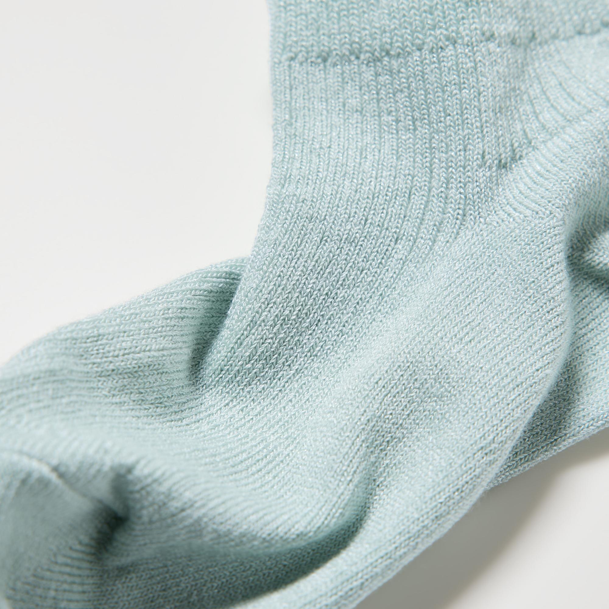 Comfortable and made with non-scratchy yarn with a sheen.