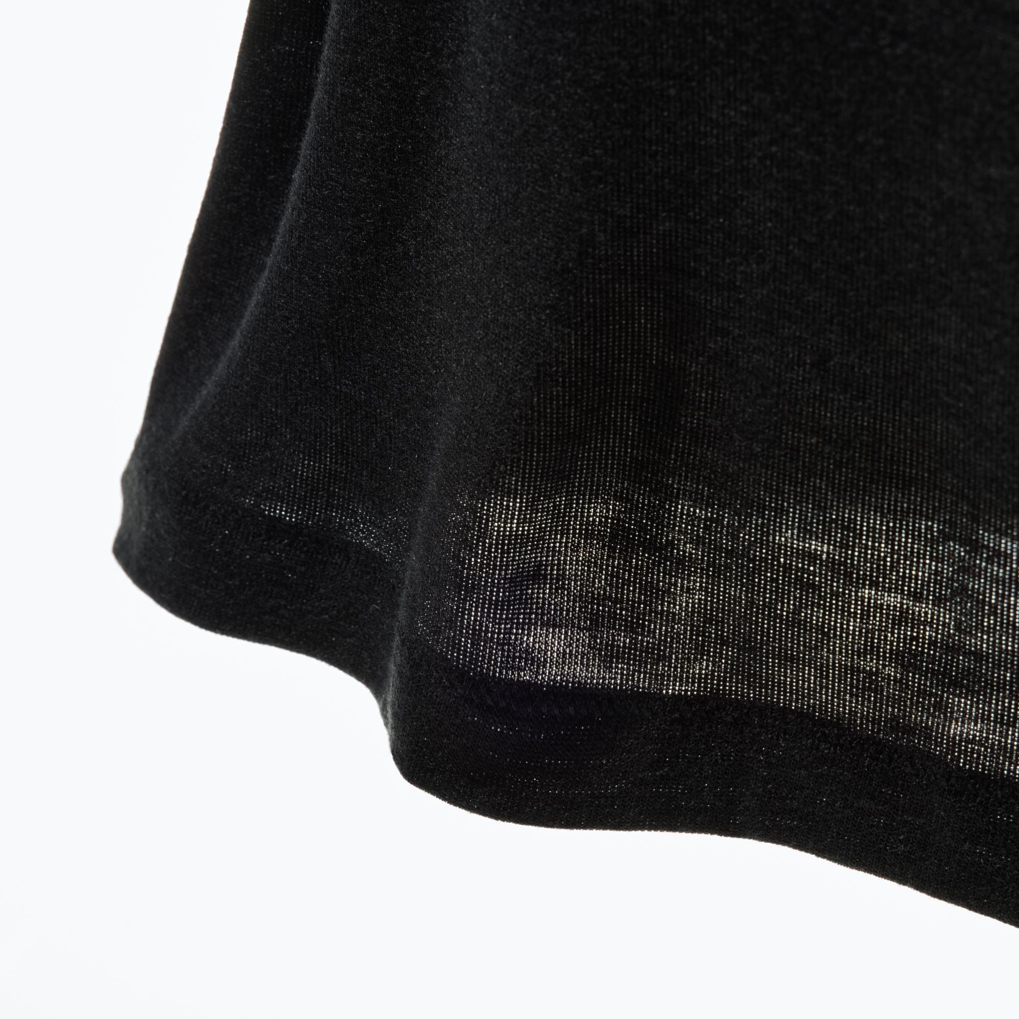 Slightly sheer fabric.Luxuriously smooth and fluffy yarn. *9% cashmere blend.